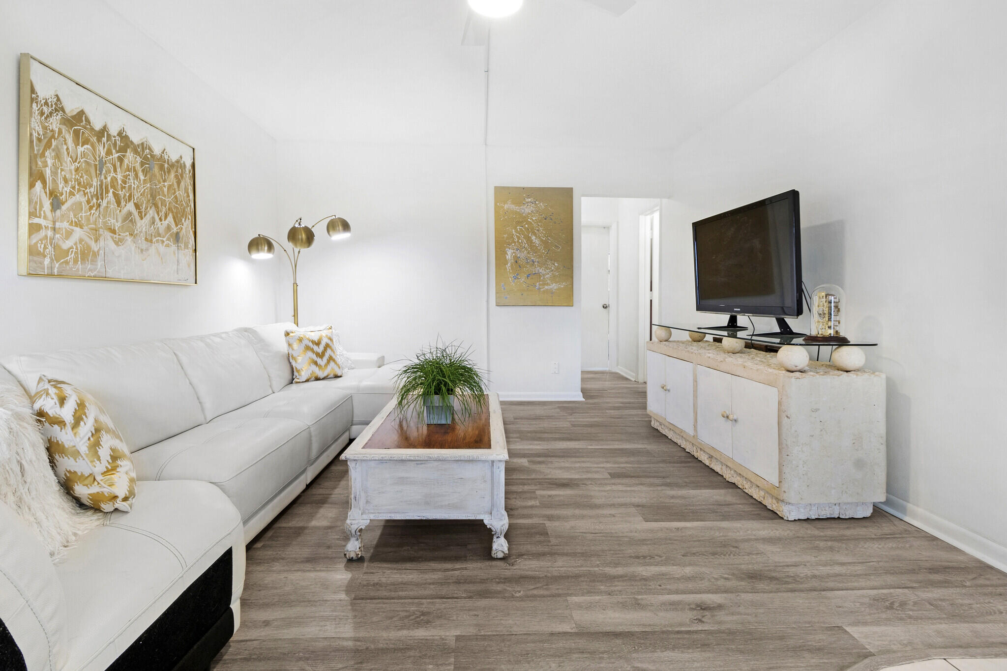 2124 NE 56th Court 102