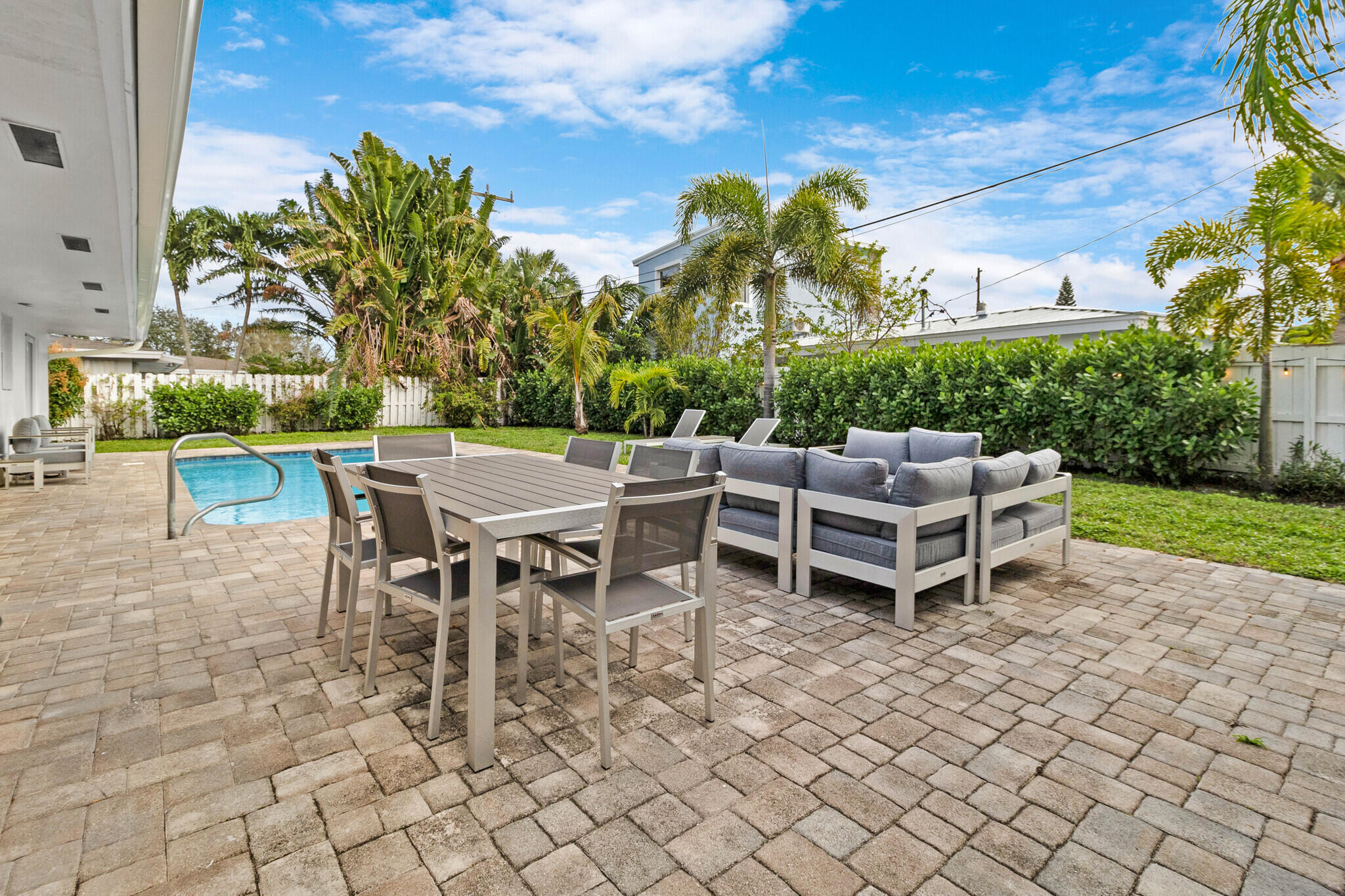 2182 NE 59th Court