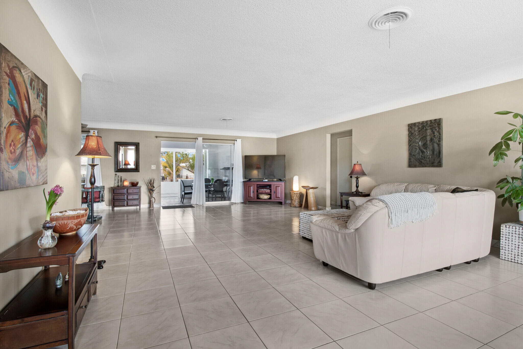 2537 SE 10th Court