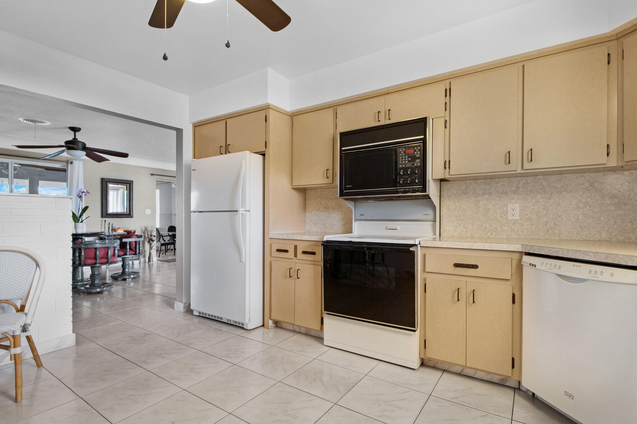 2537 SE 10th Court