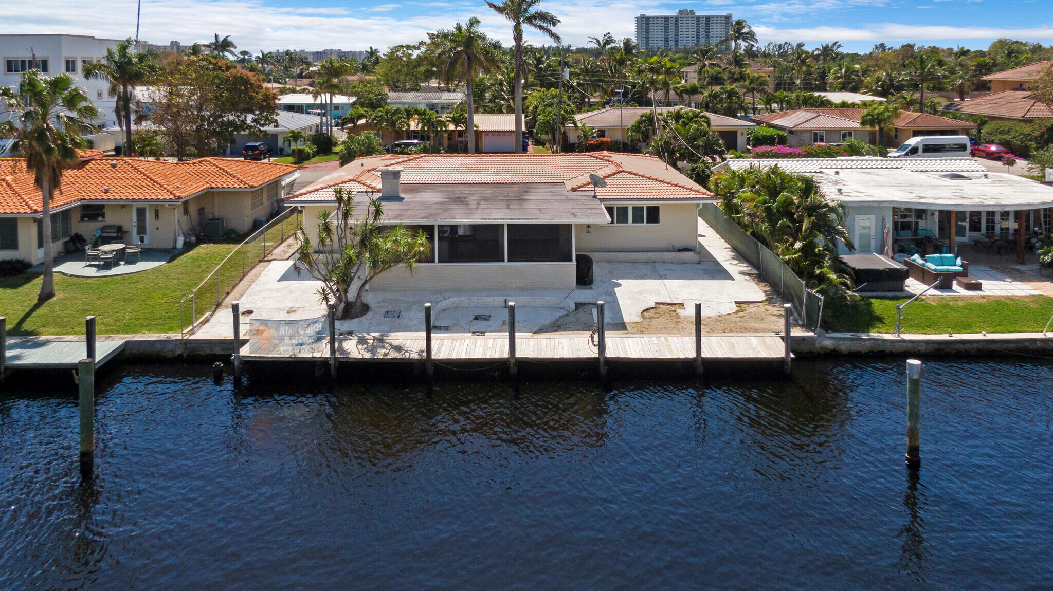 2537 SE 10th Court