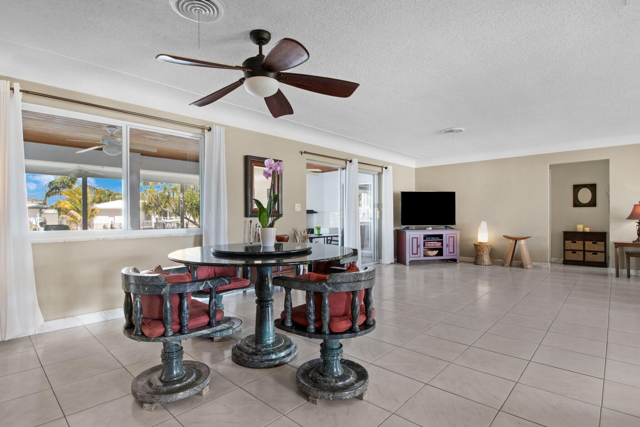 2537 SE 10th Court
