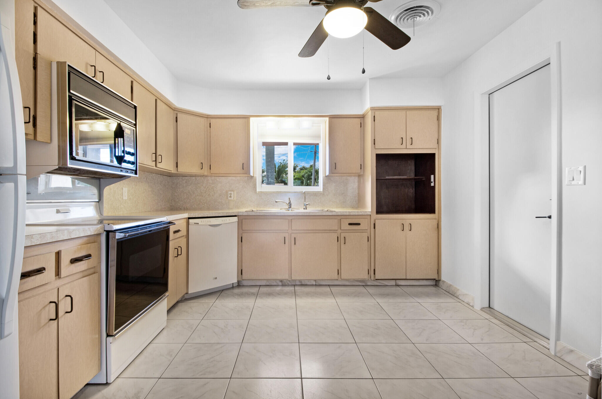 2537 SE 10th Court