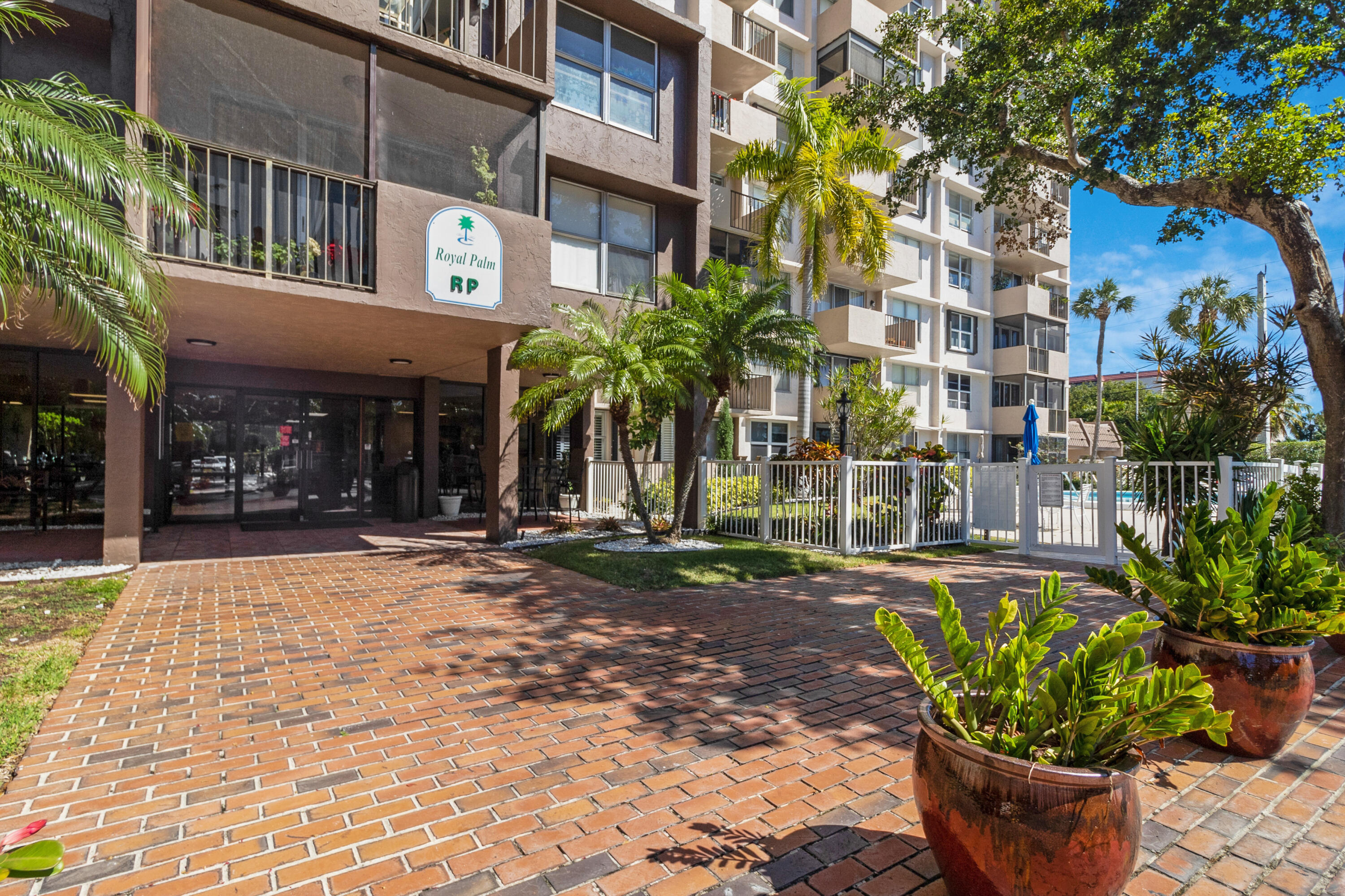 777 S Federal Highway Rp 907