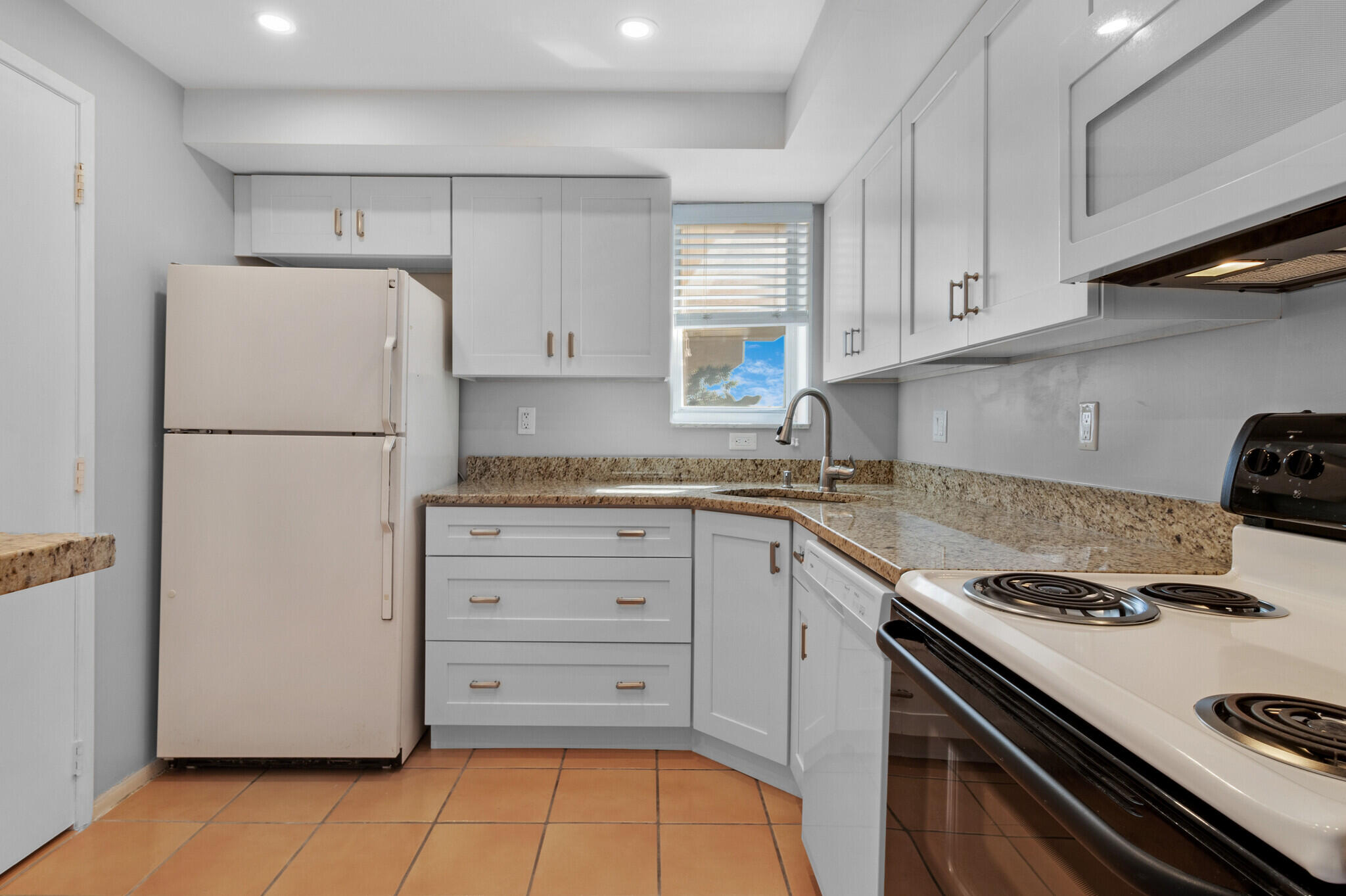 777 S Federal Highway Rp 907