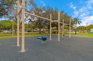 2041 NE 60th Street