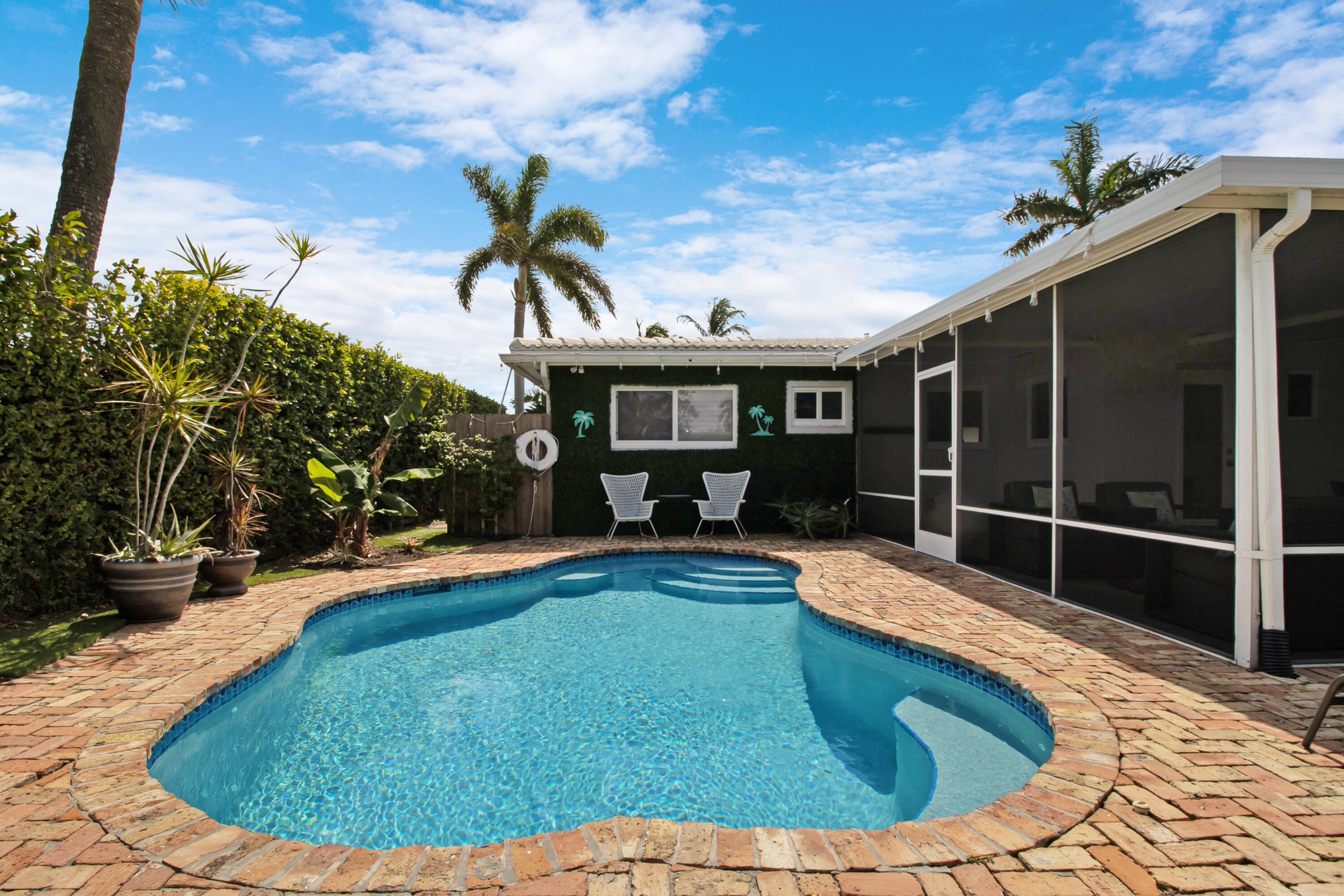 2041 NE 60th Street