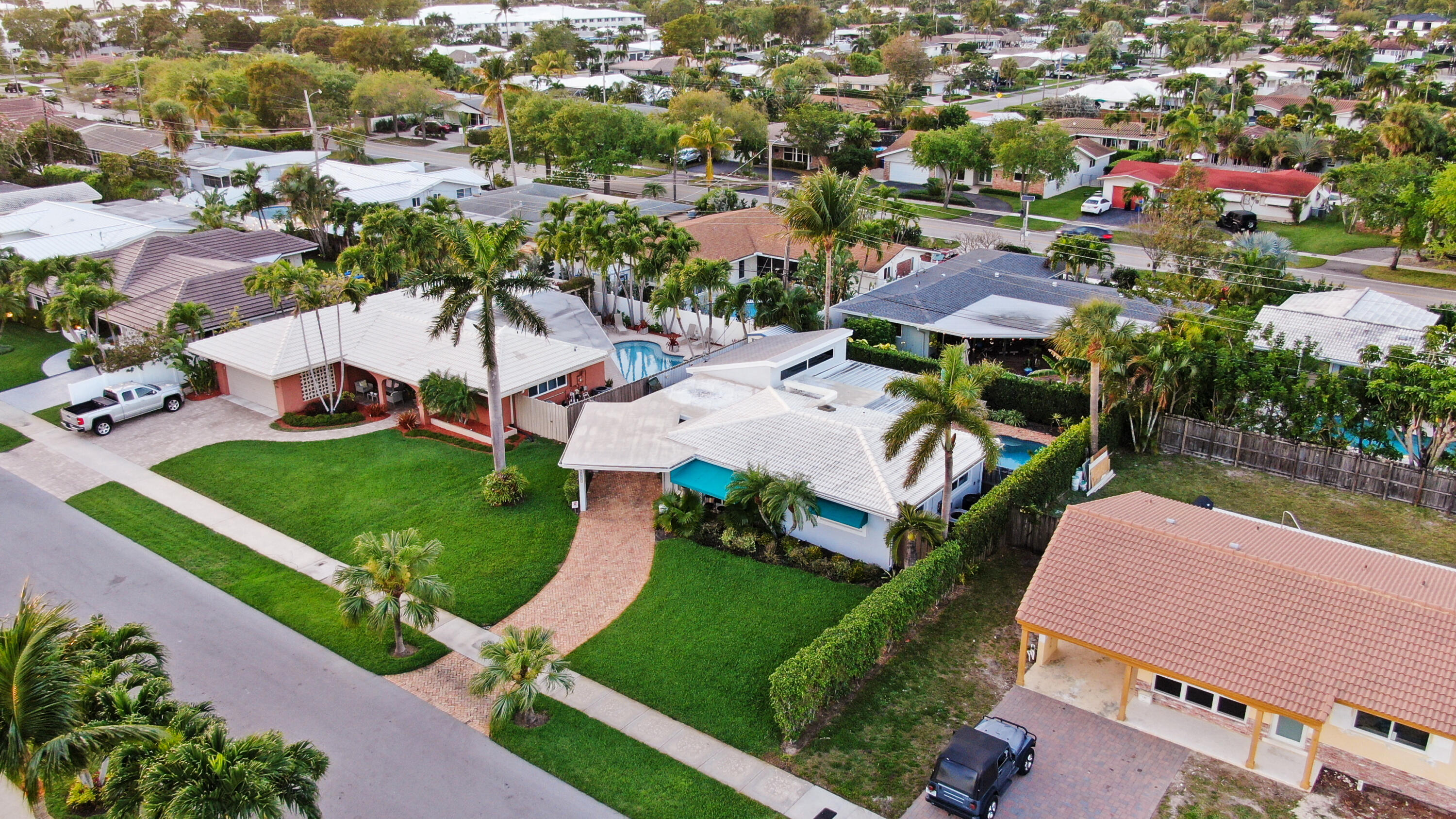 2041 NE 60th Street