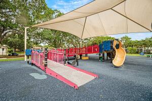2041 NE 60th Street