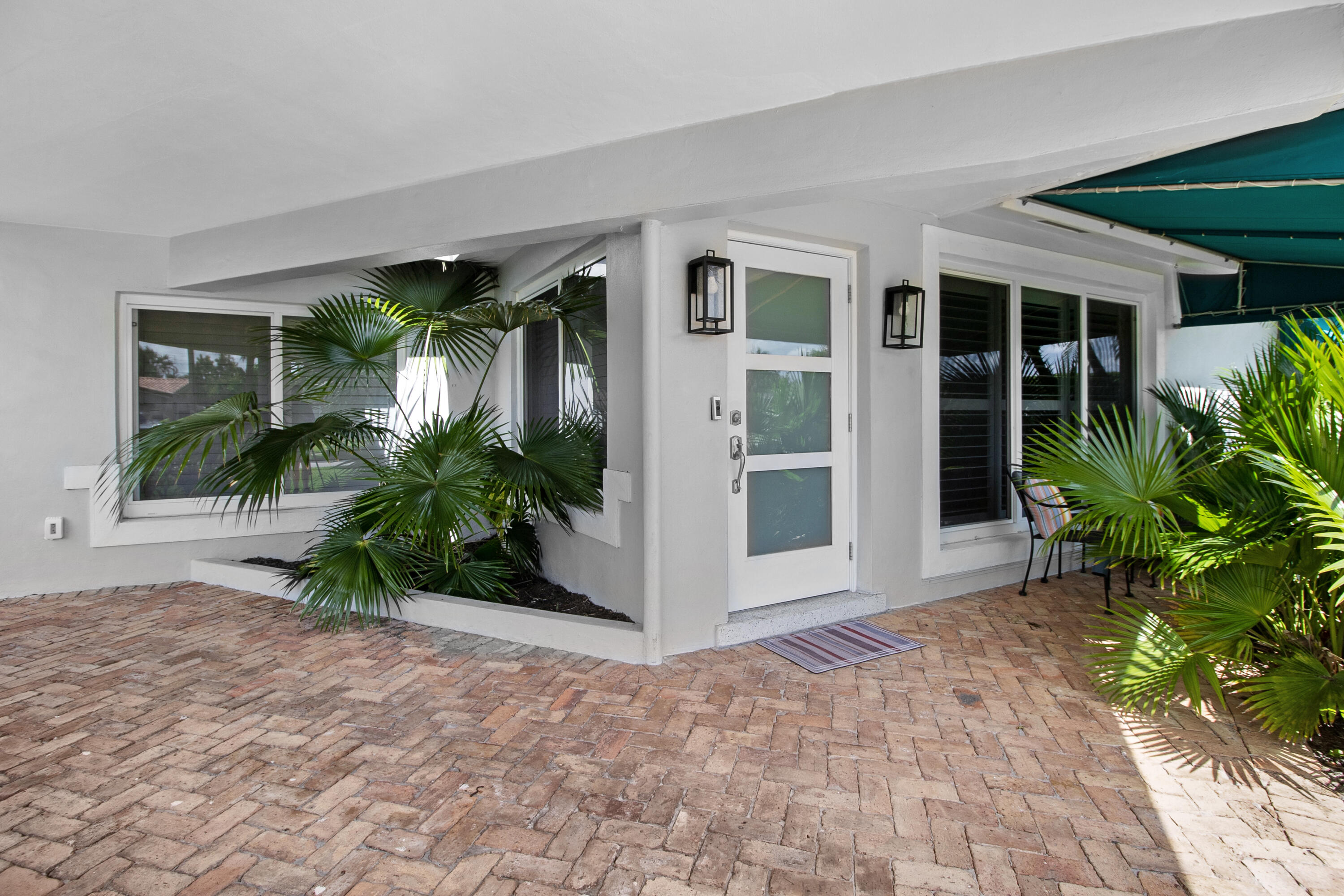 2041 NE 60th Street