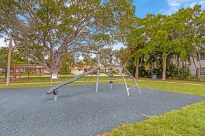 2041 NE 60th Street