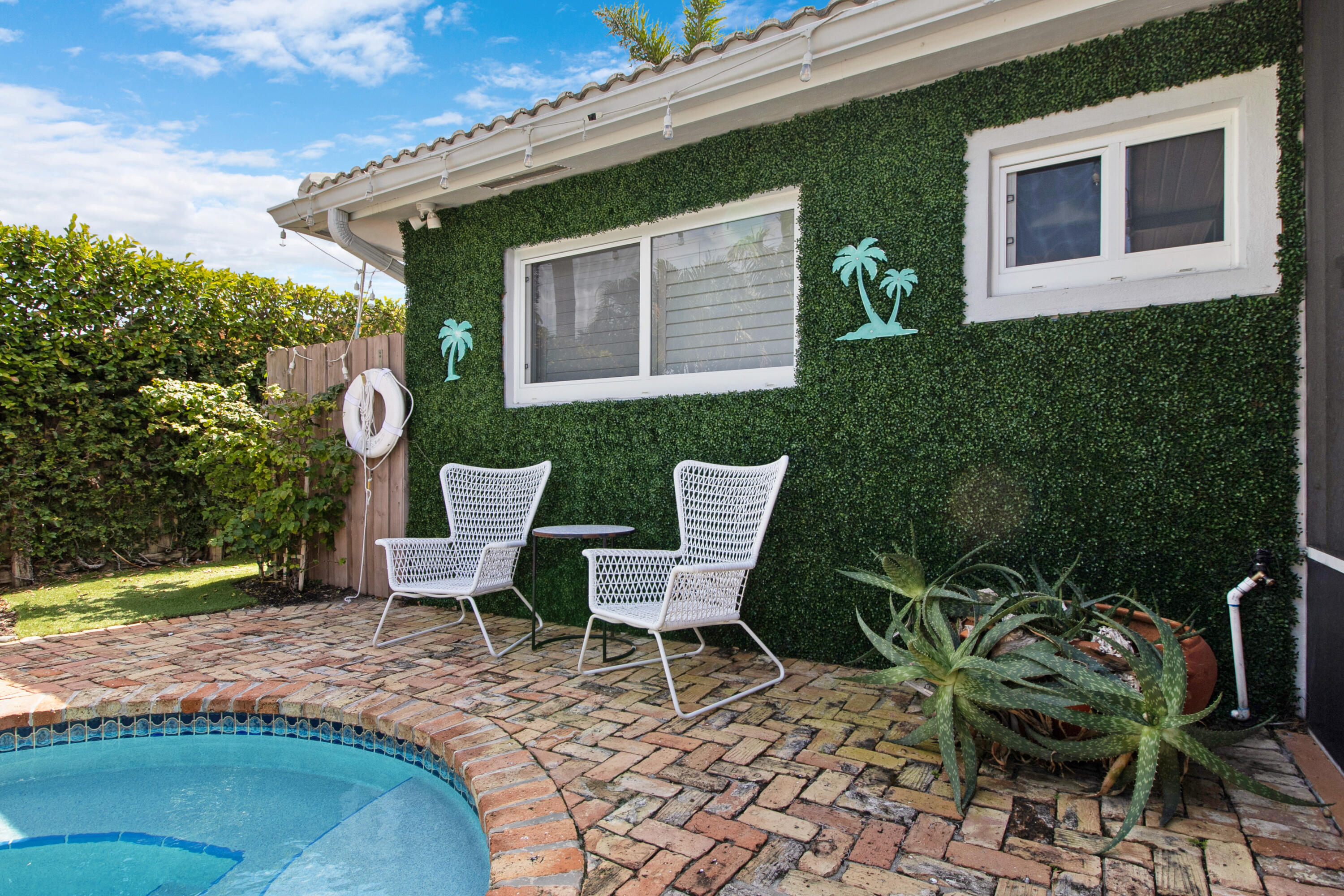 2041 NE 60th Street