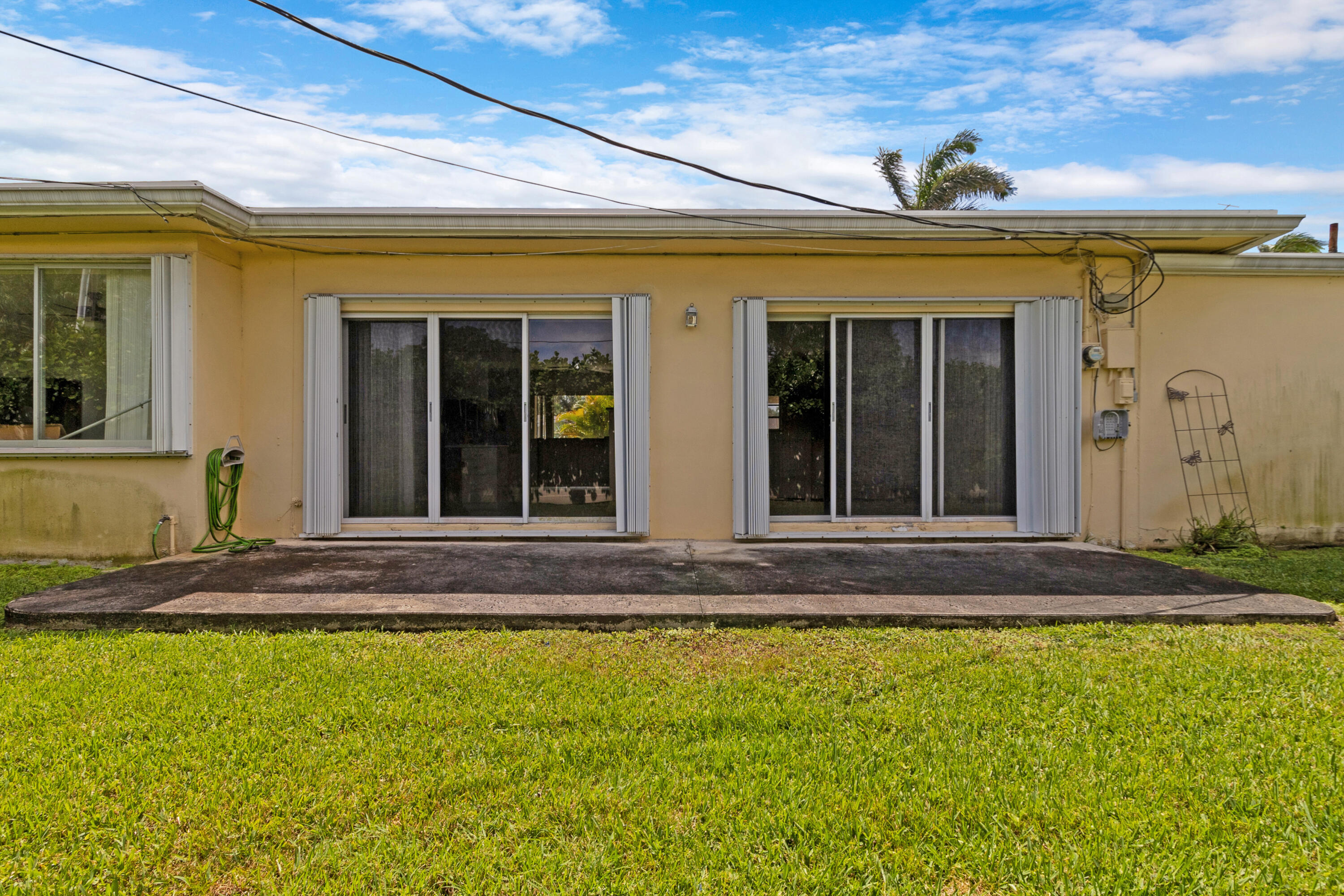 2745 SE 7 Street