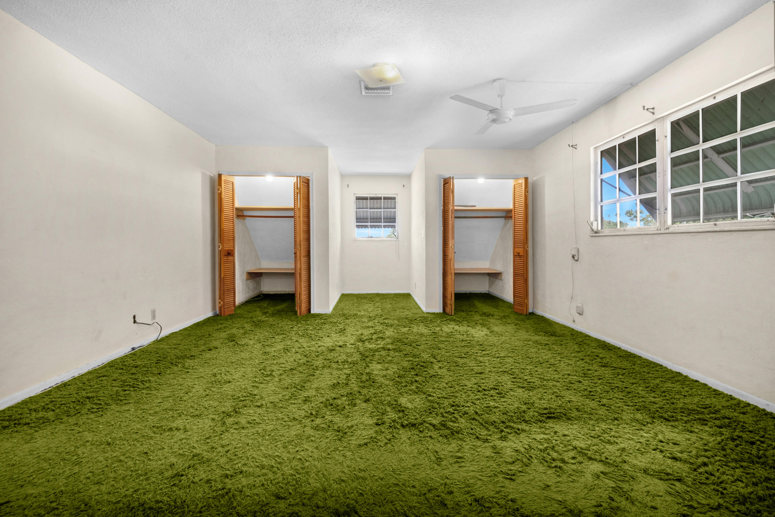 914 NE 8th Court