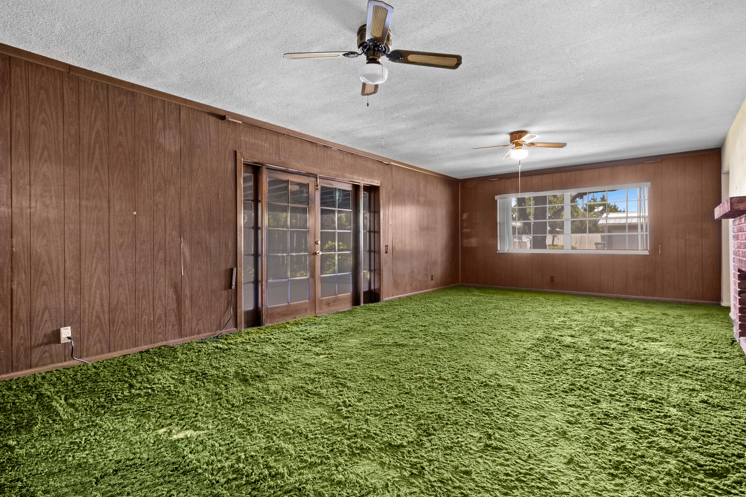 914 NE 8th Court