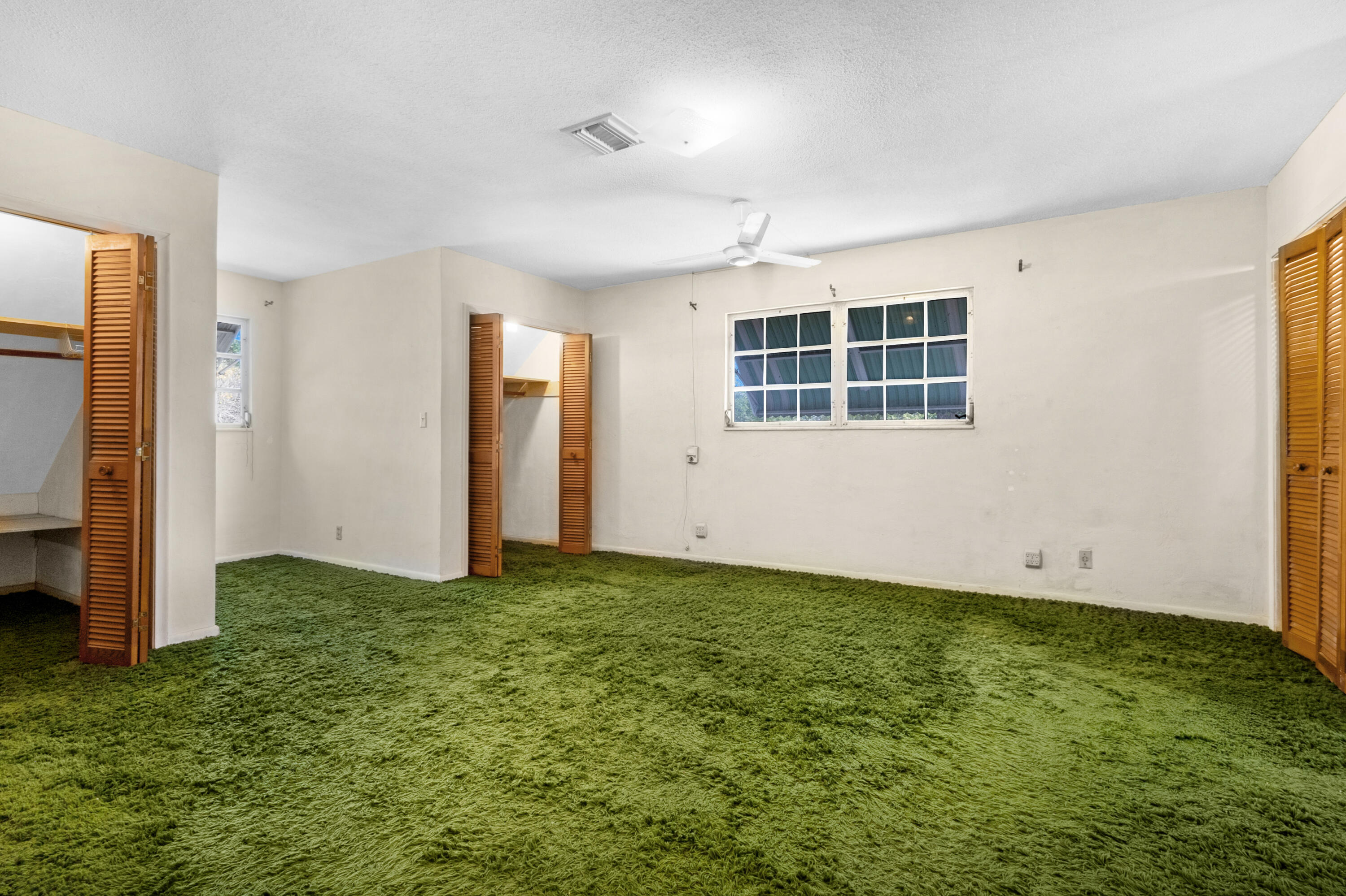 914 NE 8th Court