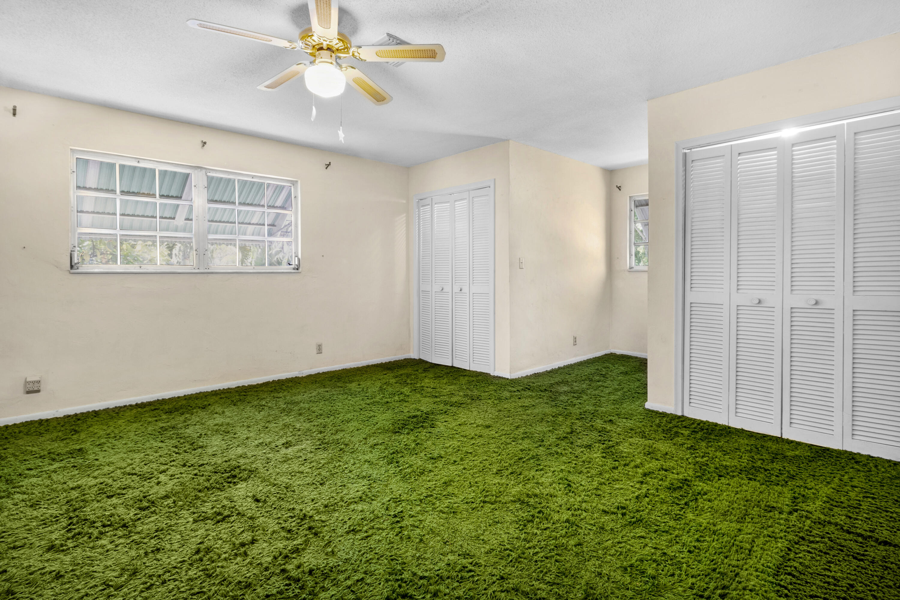 914 NE 8th Court