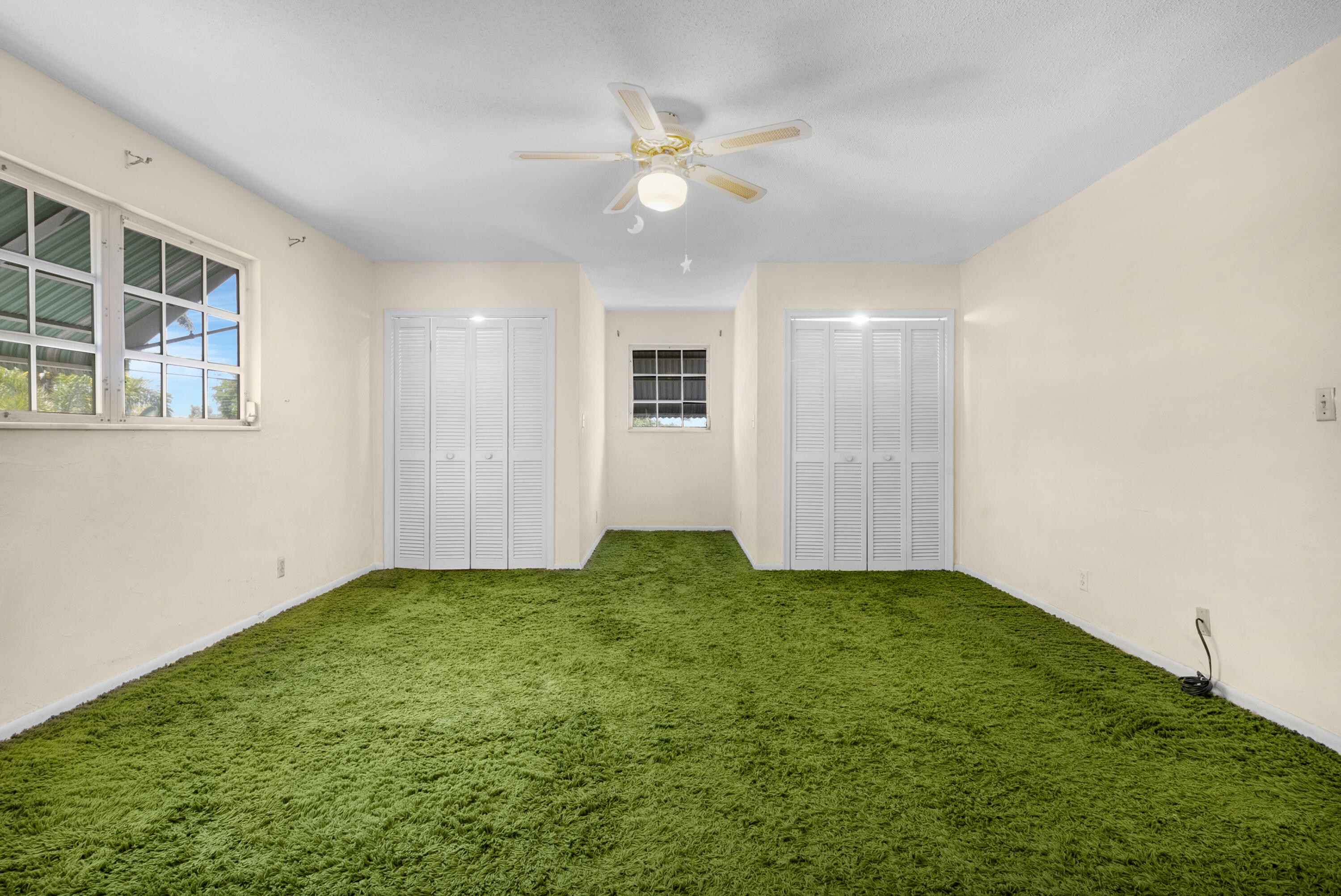914 NE 8th Court