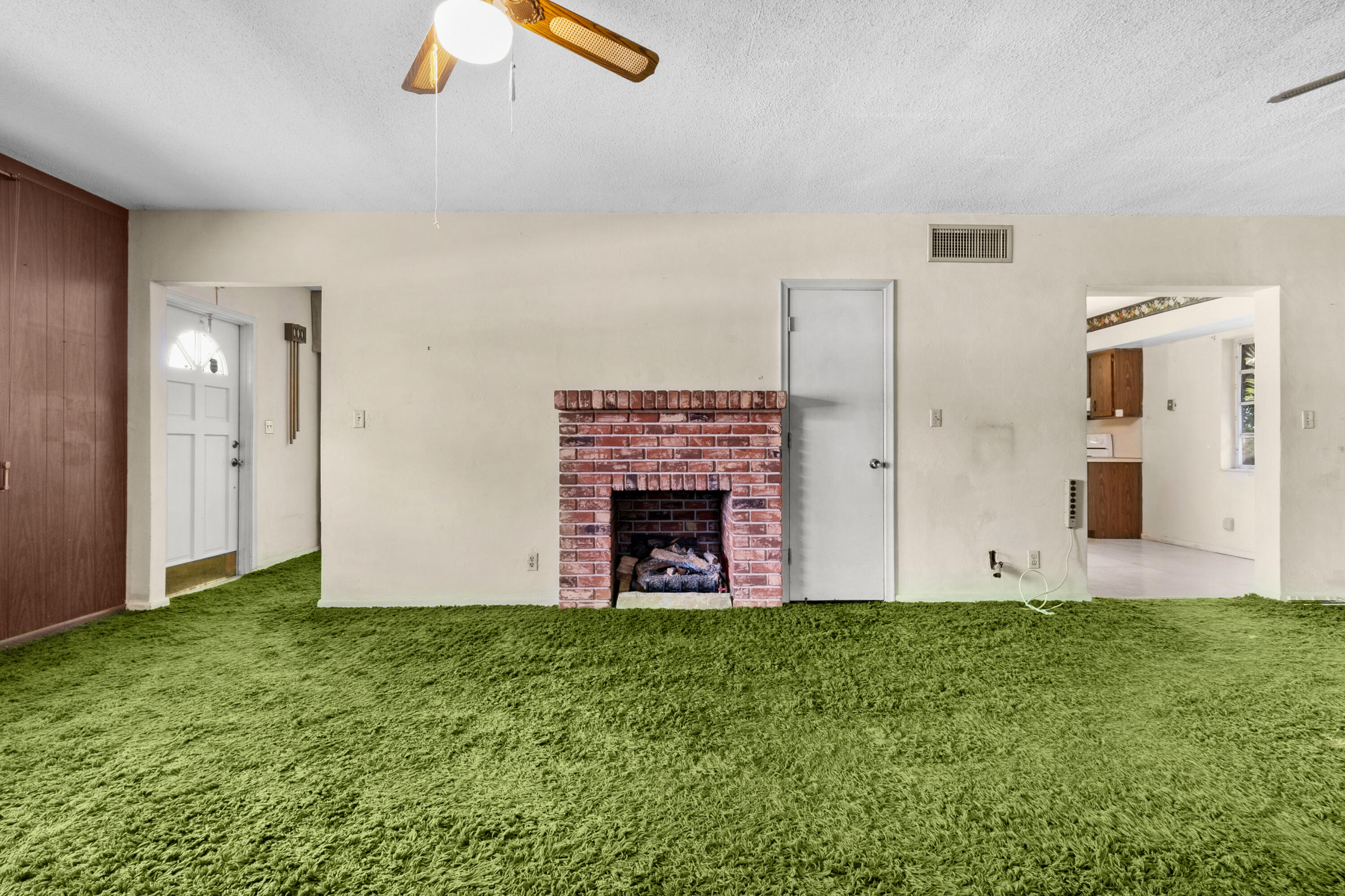 914 NE 8th Court
