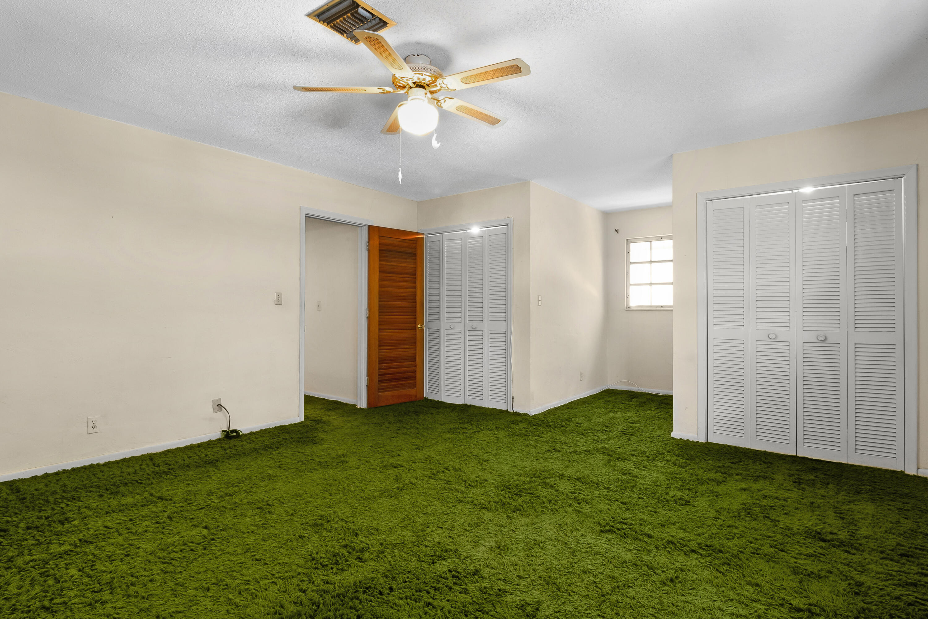 914 NE 8th Court