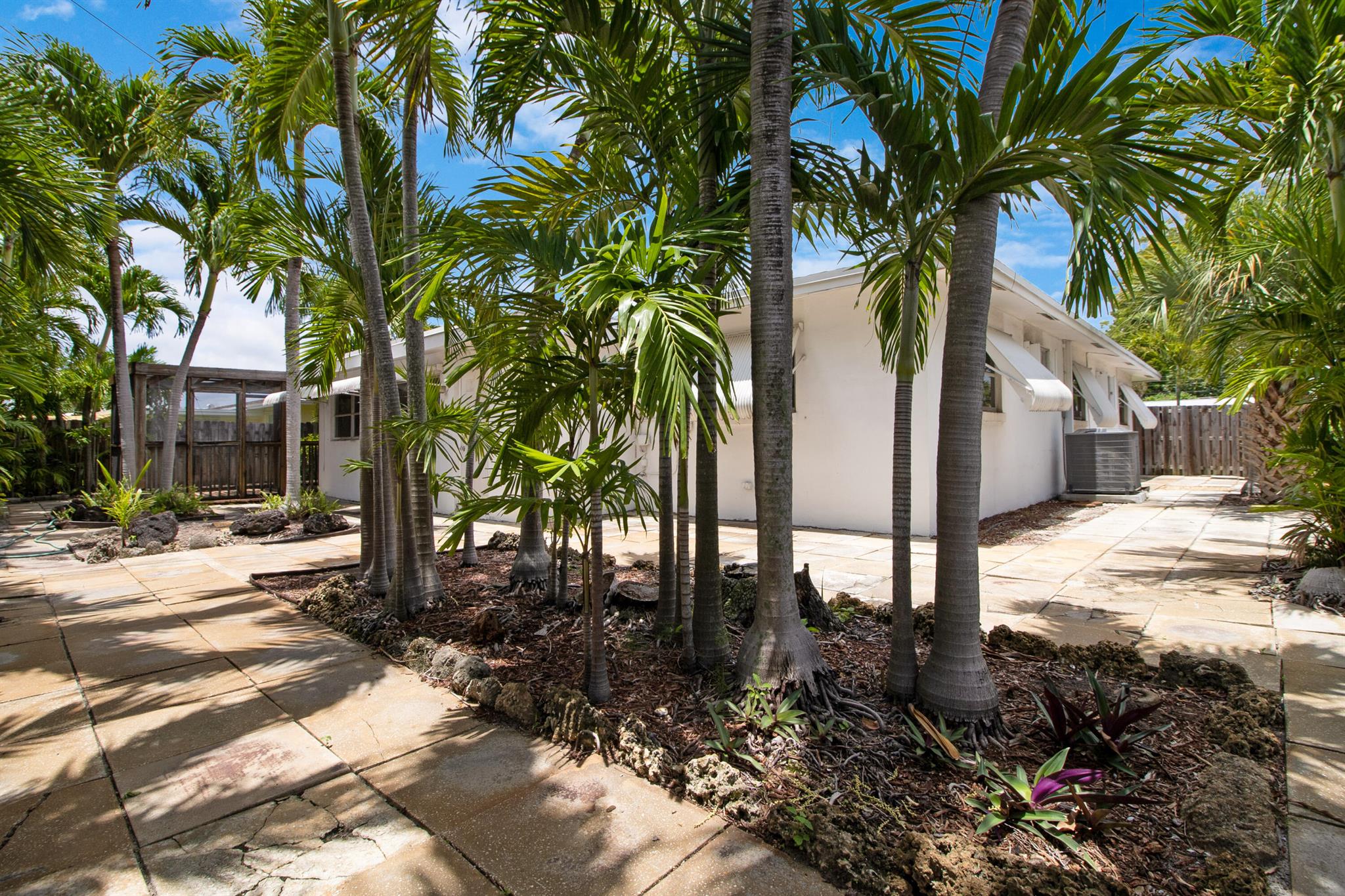 5731 NE 17 Ter Terrace