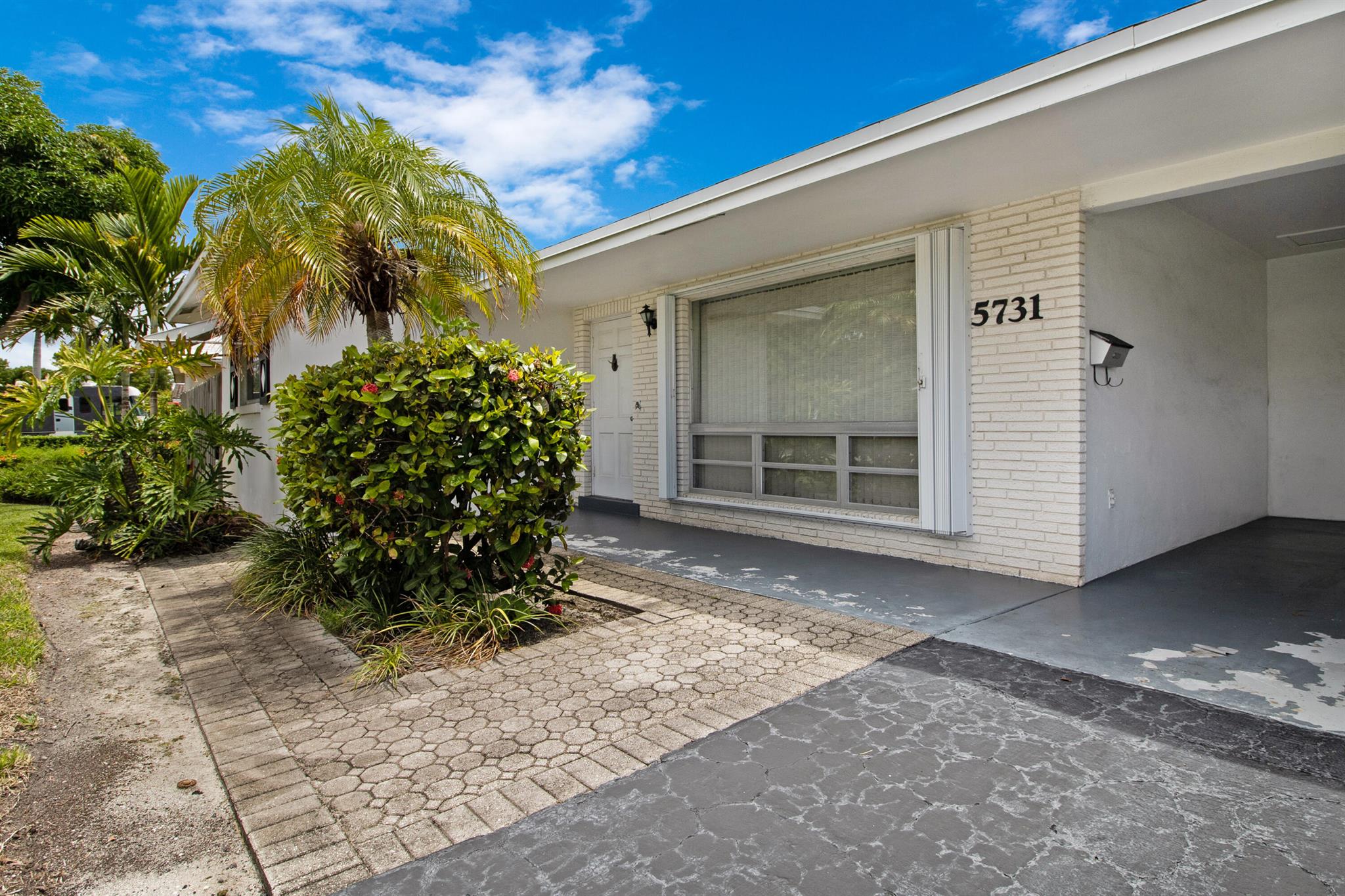 5731 NE 17 Ter Terrace