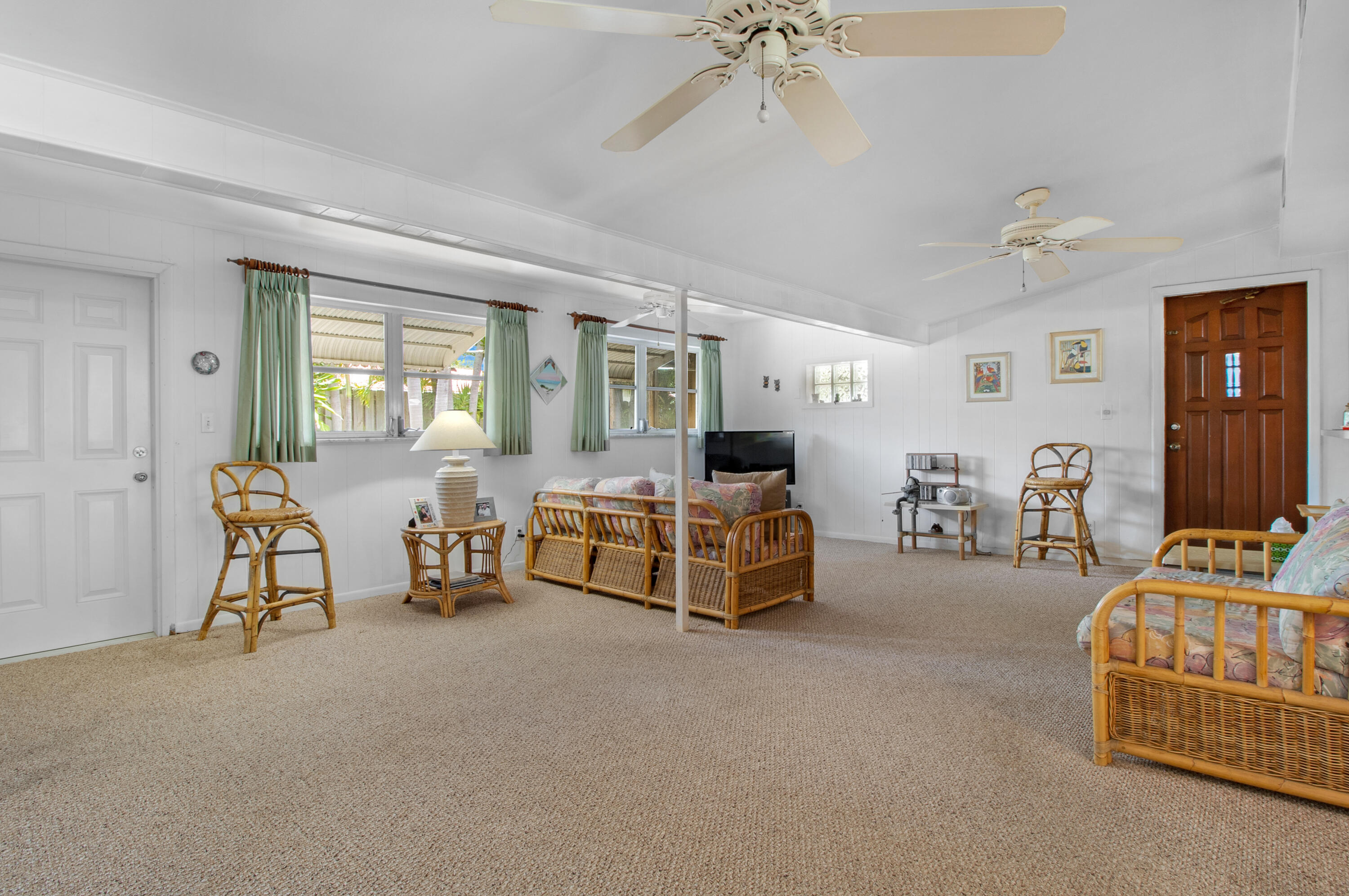 5731 NE 17 Ter Terrace