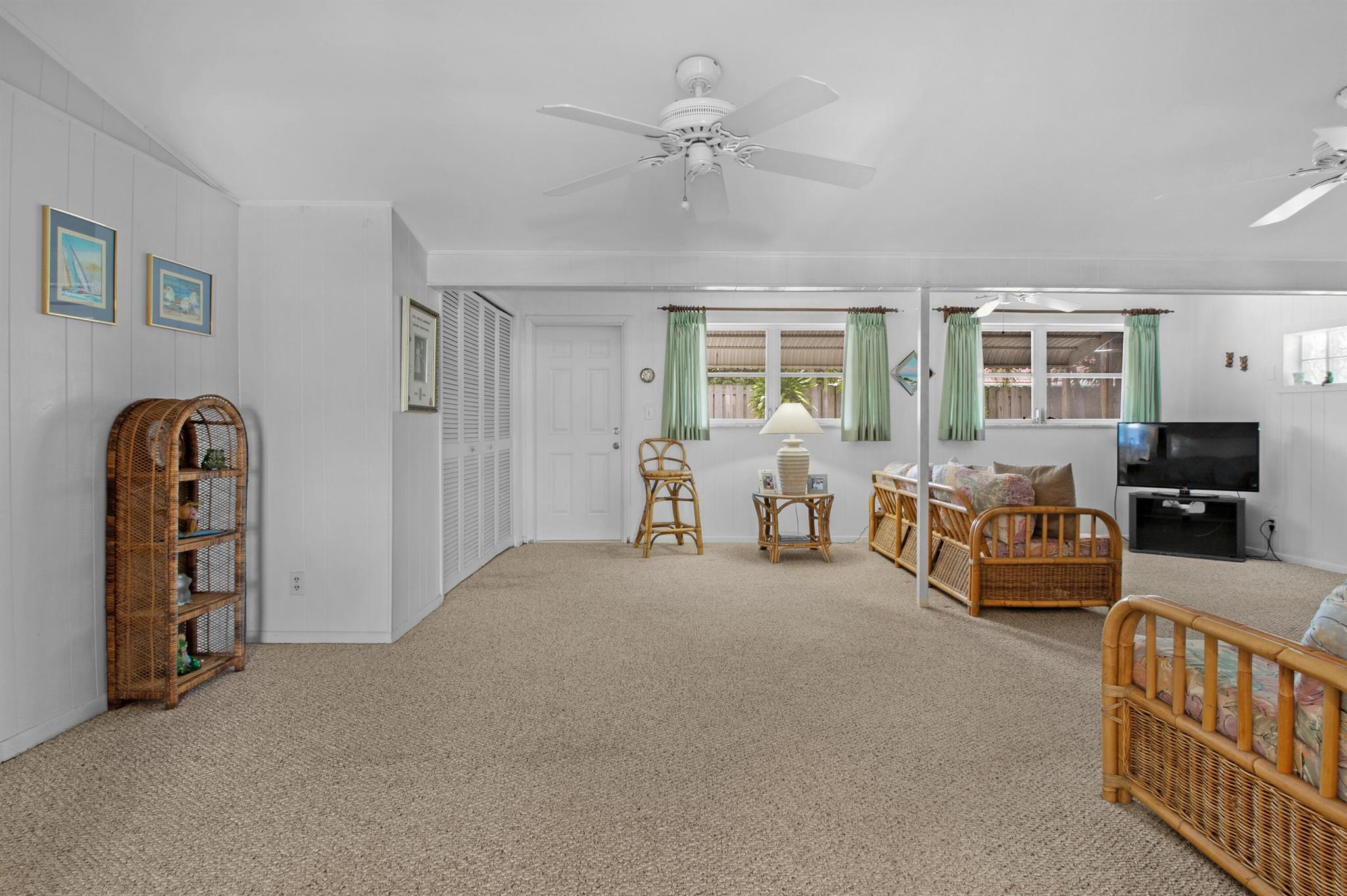 5731 NE 17 Ter Terrace