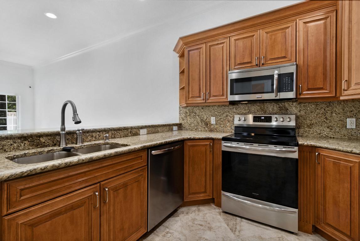 4517 NE 21st Avenue A5