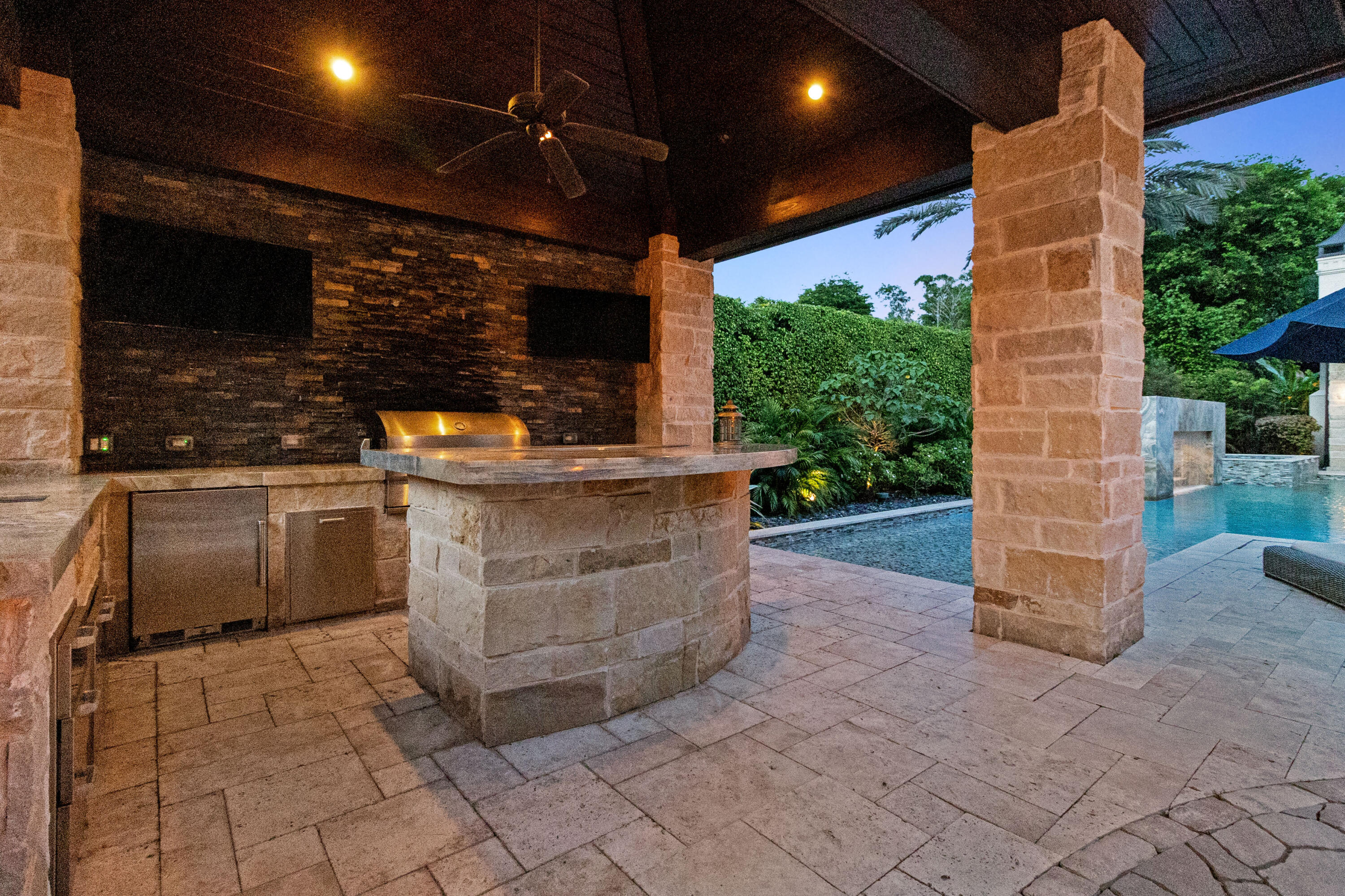 10213 Vestal Court
