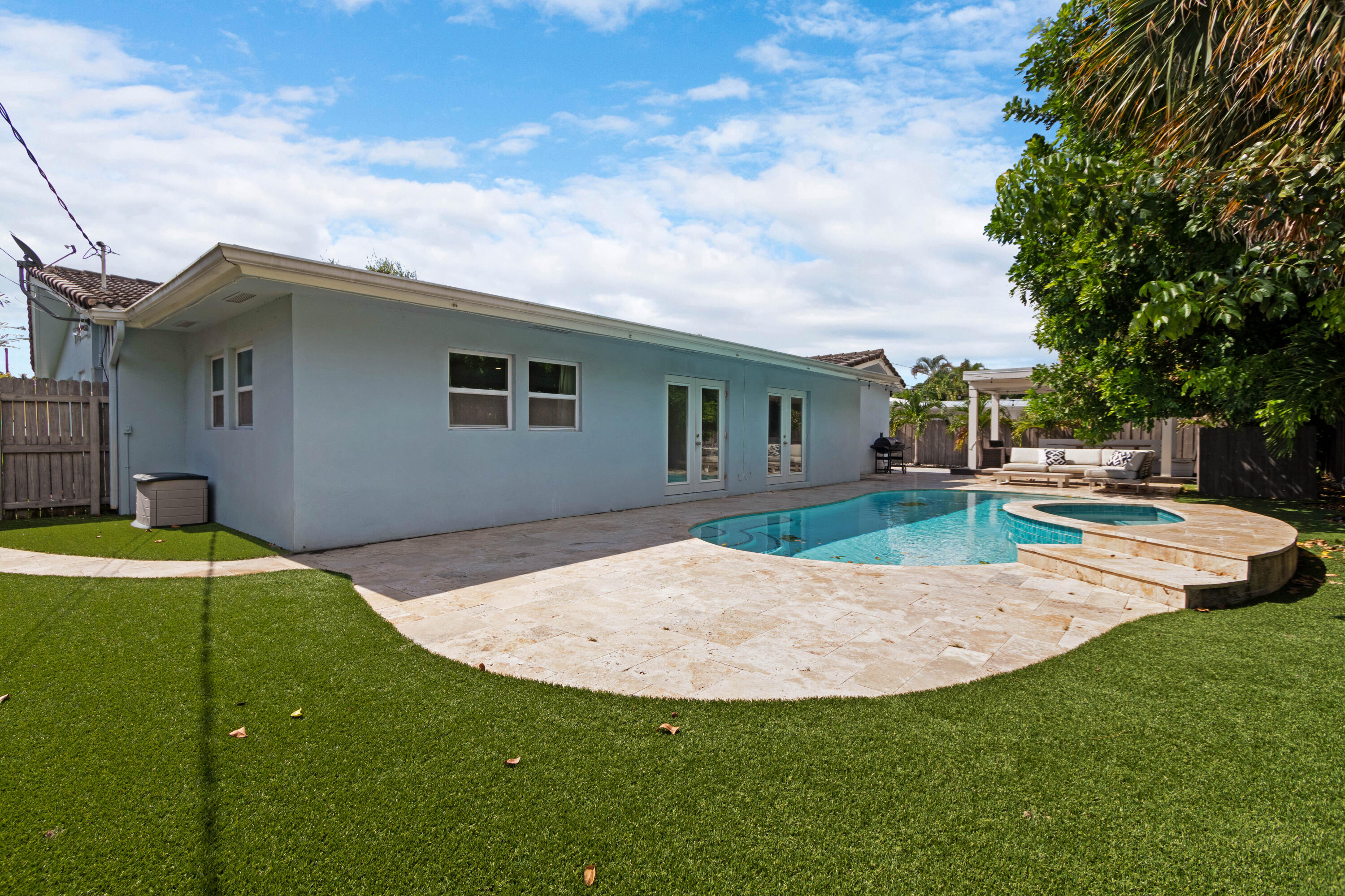 4201 NE 22nd Terrace