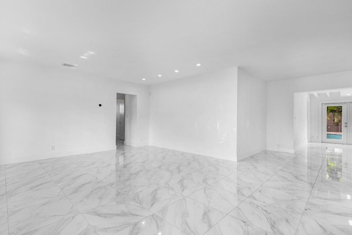 4201 NE 22nd Terrace