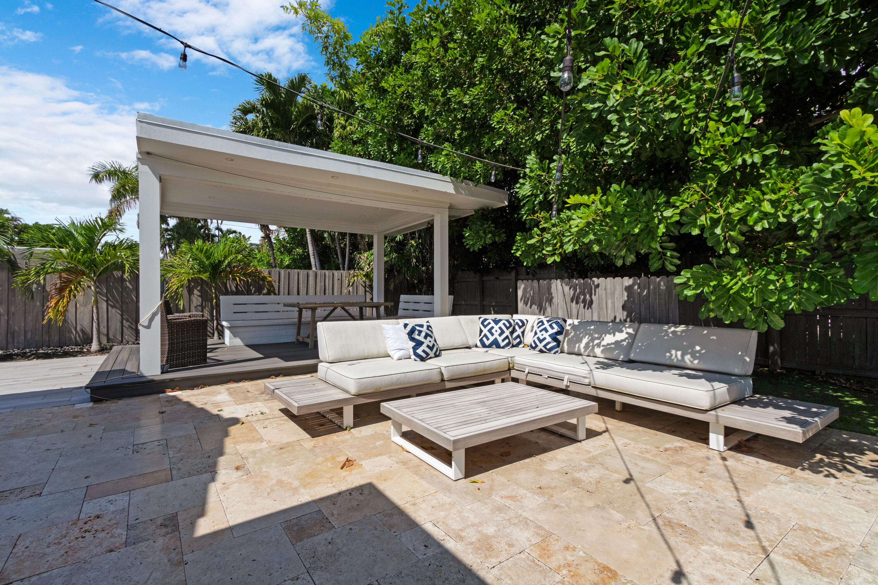 4201 NE 22nd Terrace