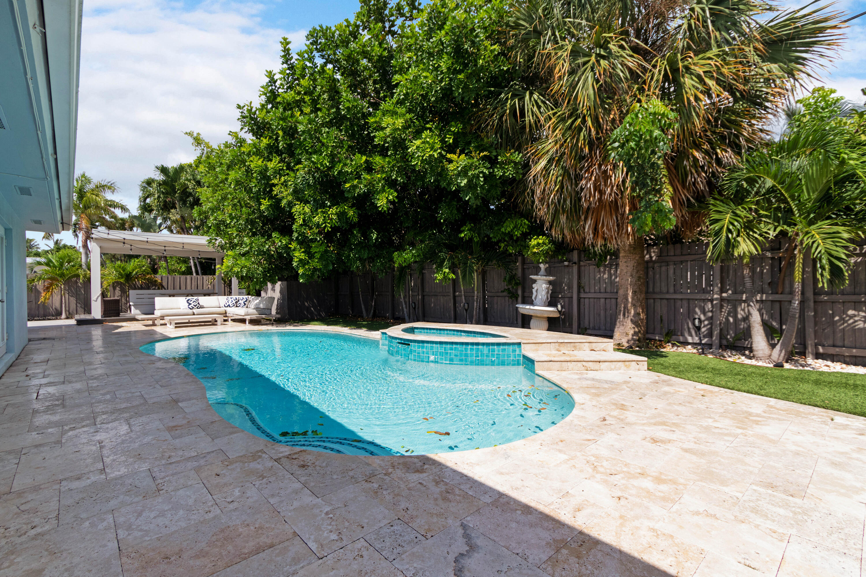 4201 NE 22nd Terrace