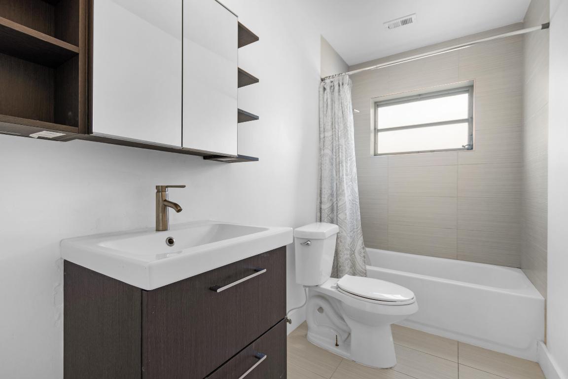 4201 NE 22nd Terrace