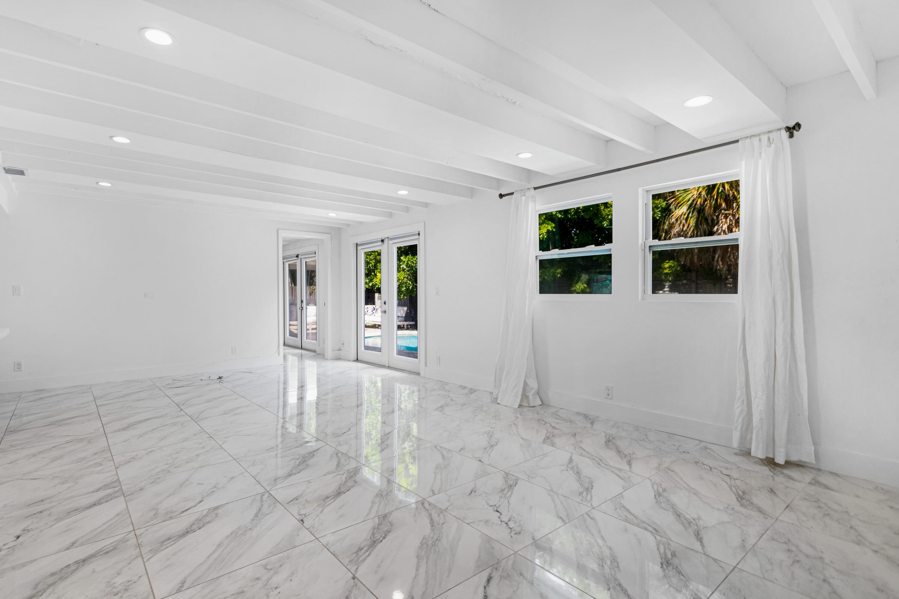 4201 NE 22nd Terrace