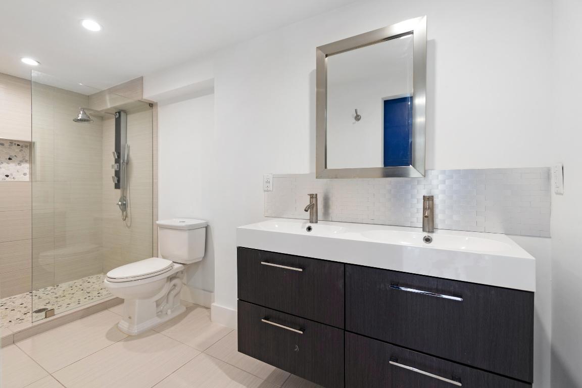 4201 NE 22nd Terrace