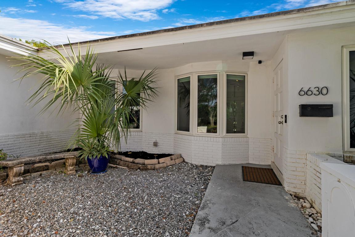 6630 NE 21 Avenue