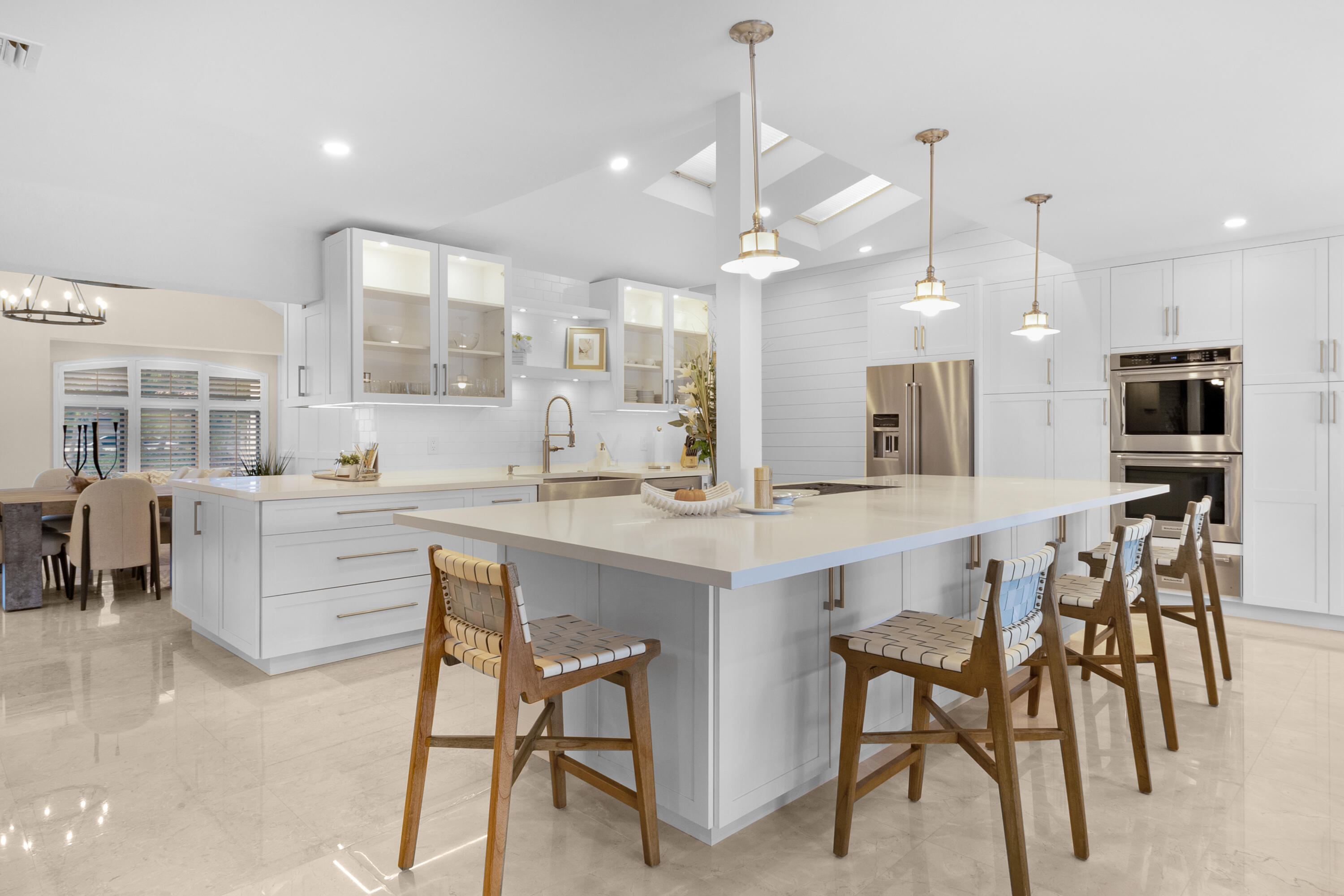 990 SE 7 Avenue