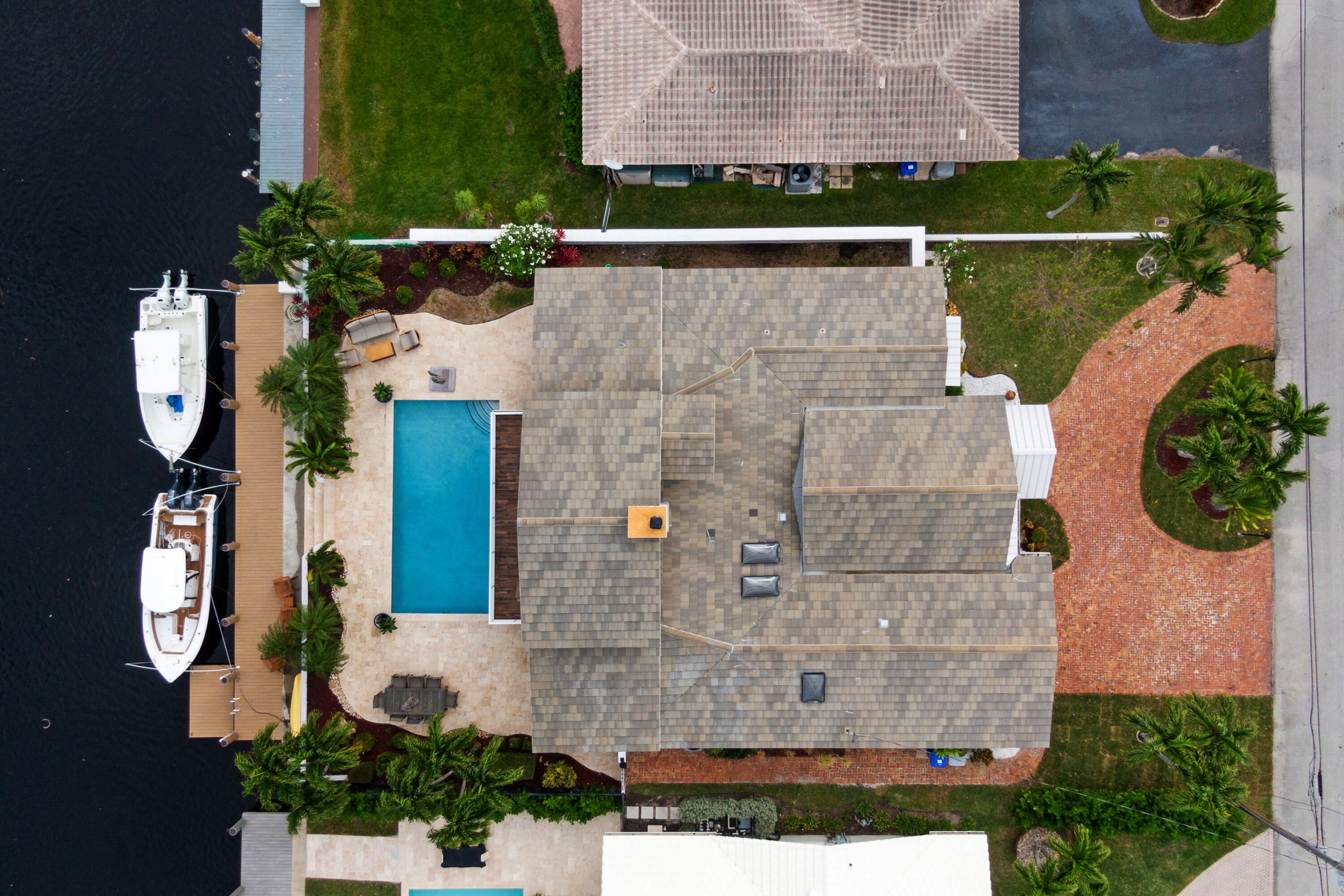 990 SE 7 Avenue