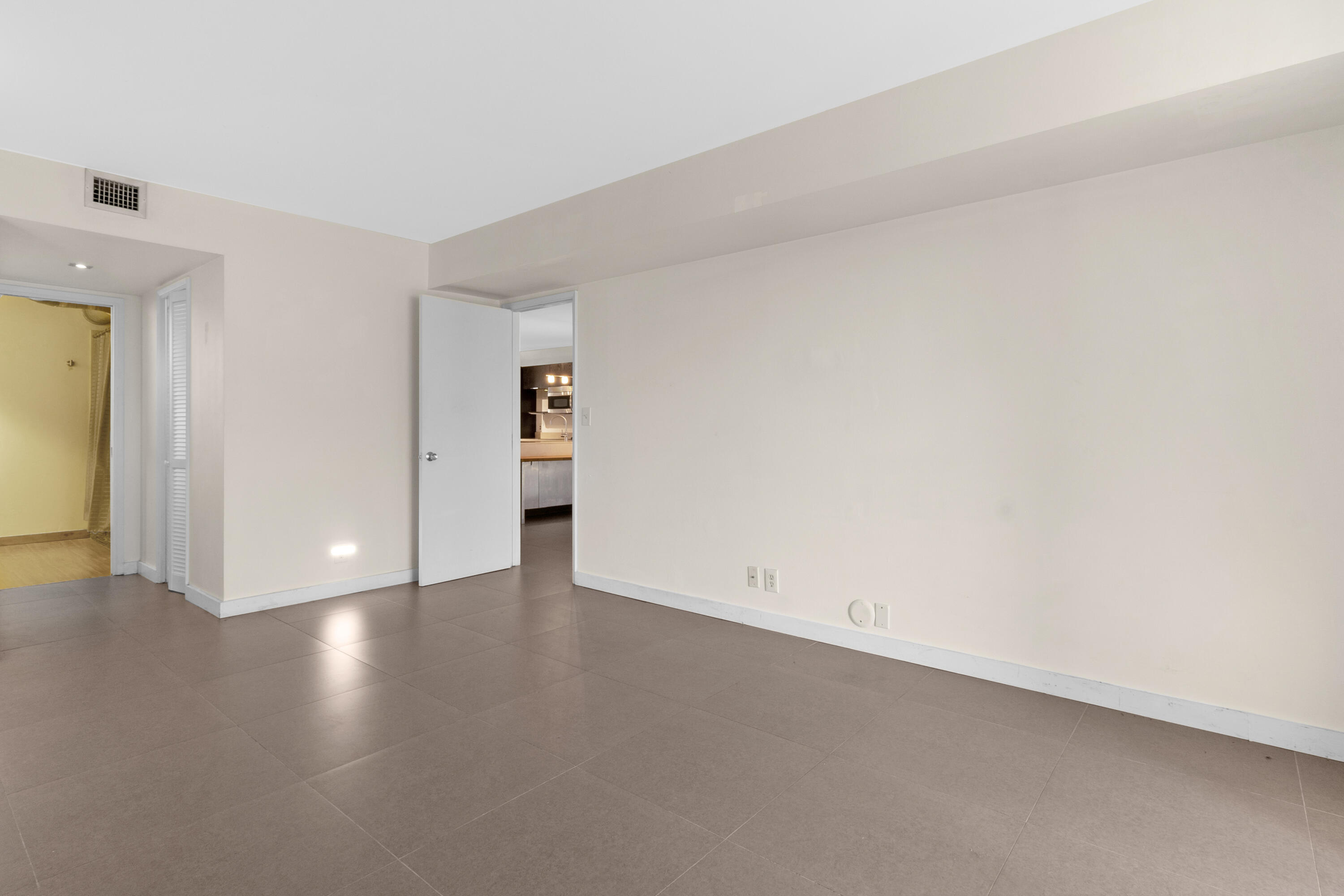 3503 Oaks Way 202