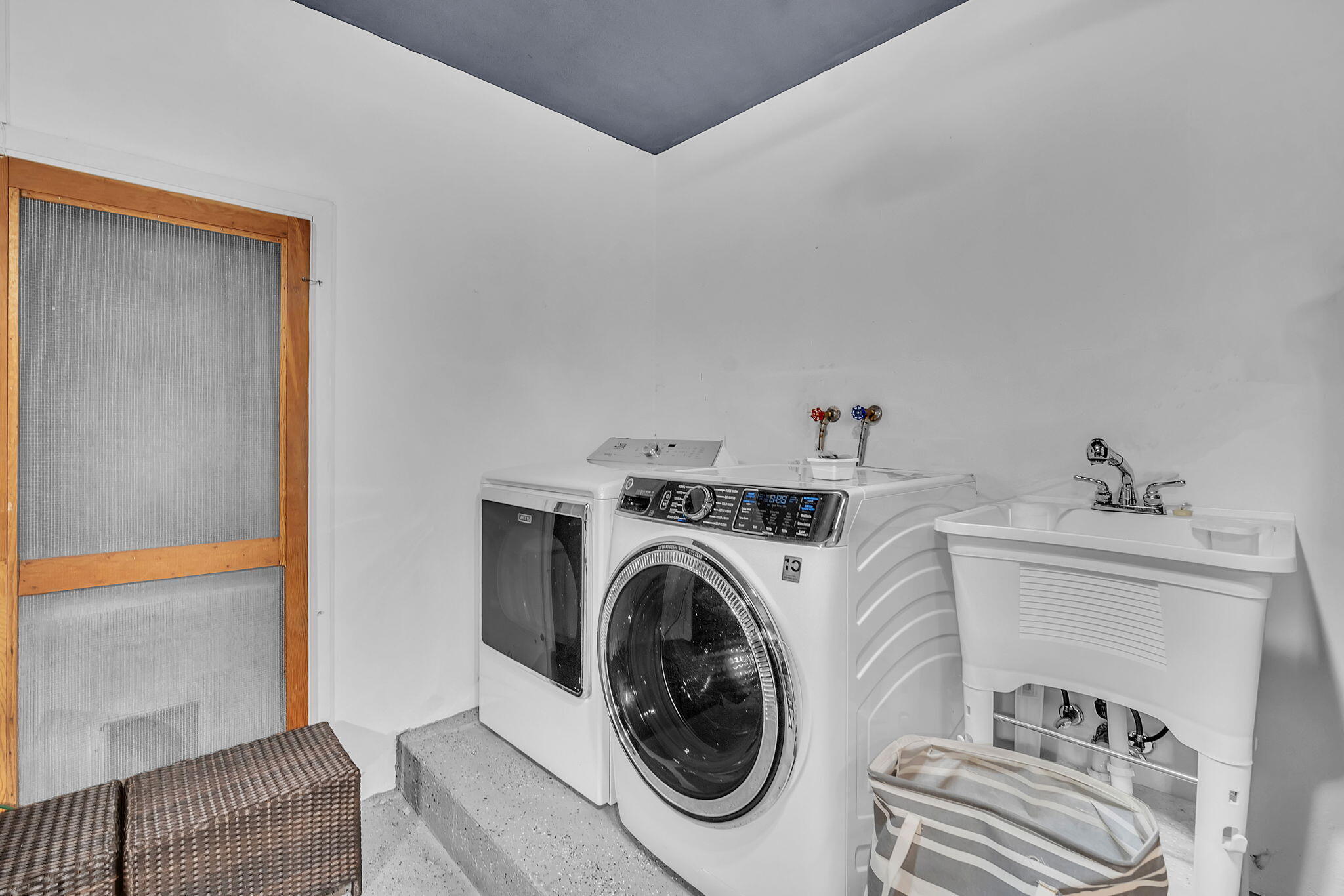 1457 NE 53rd Street 0