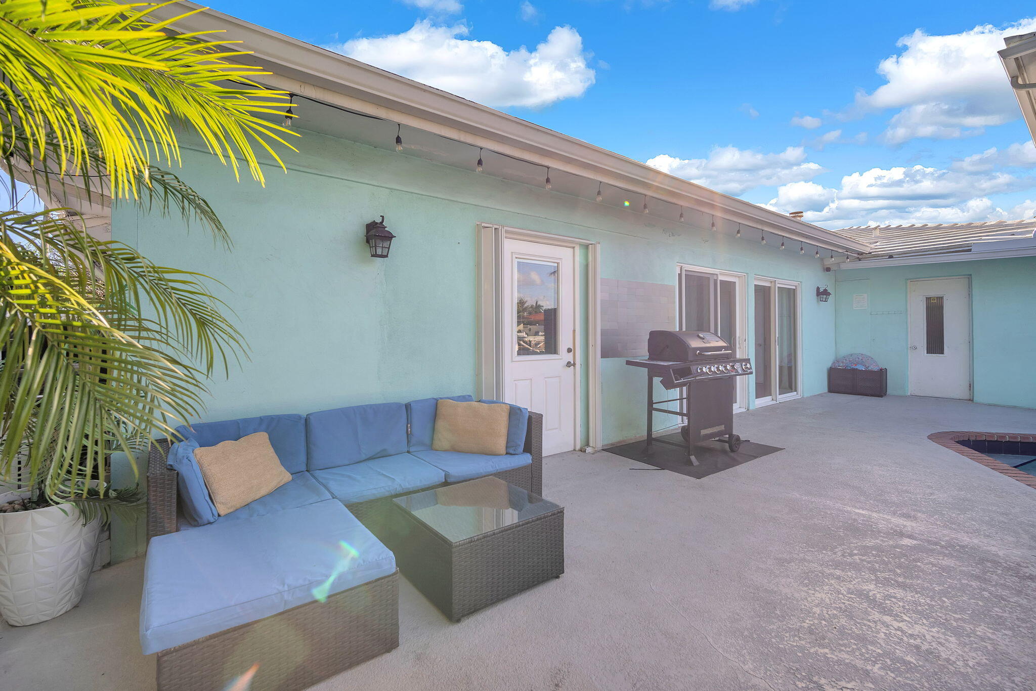 1457 NE 53rd Street 0