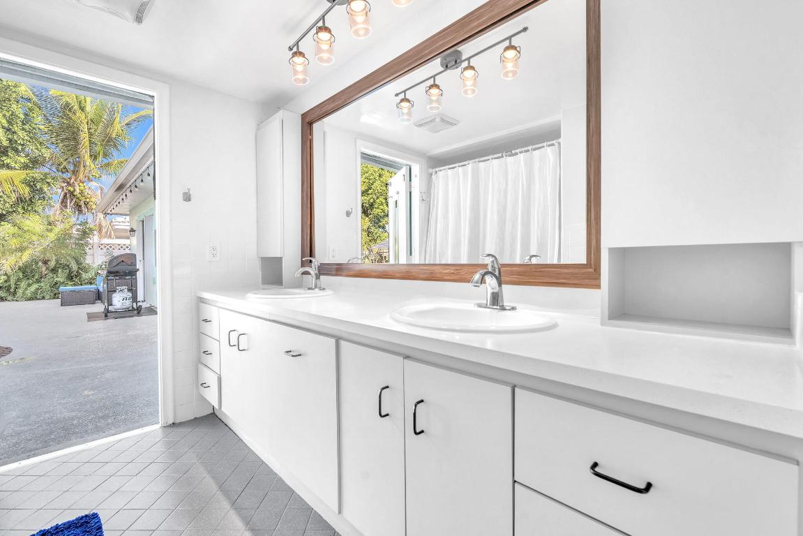 1457 NE 53rd Street 0