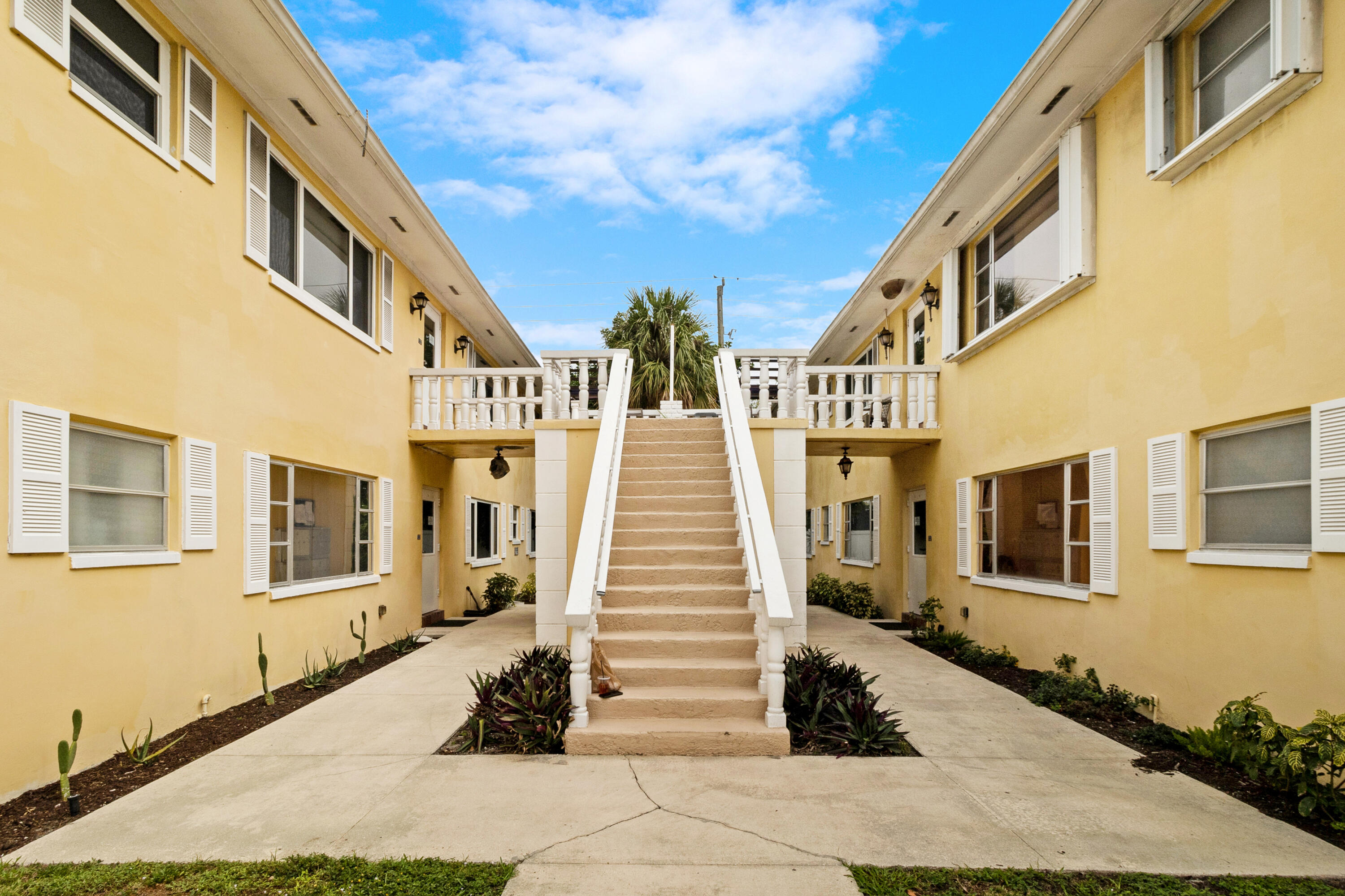 5840 NE 22nd Way 727