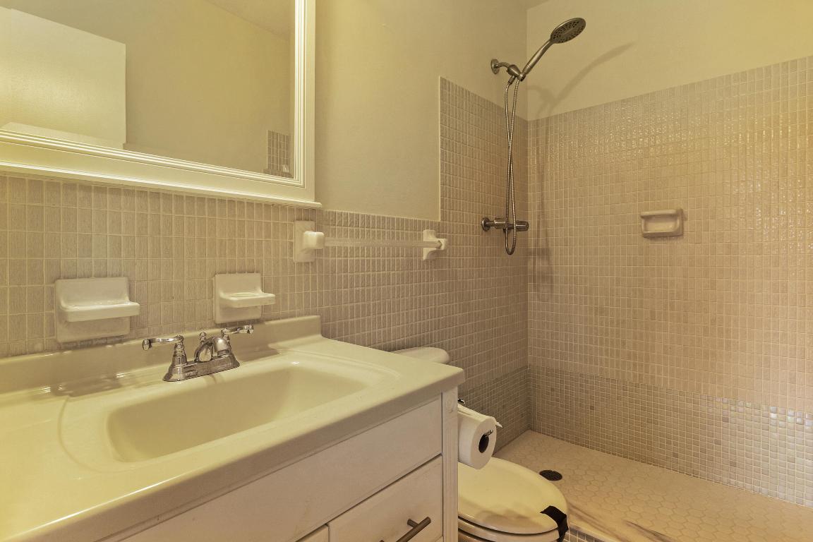 5840 NE 22nd Way 727