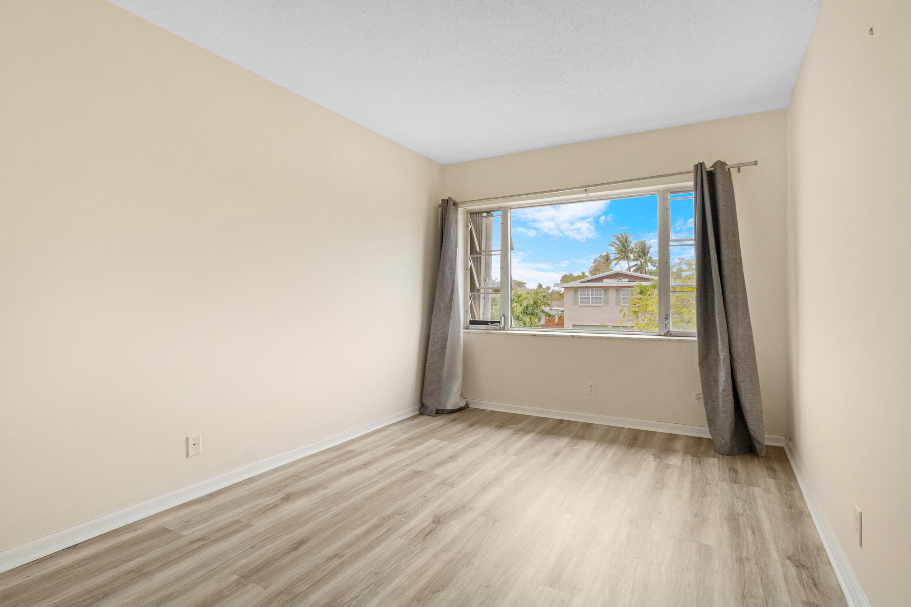 5840 NE 22nd Way 727