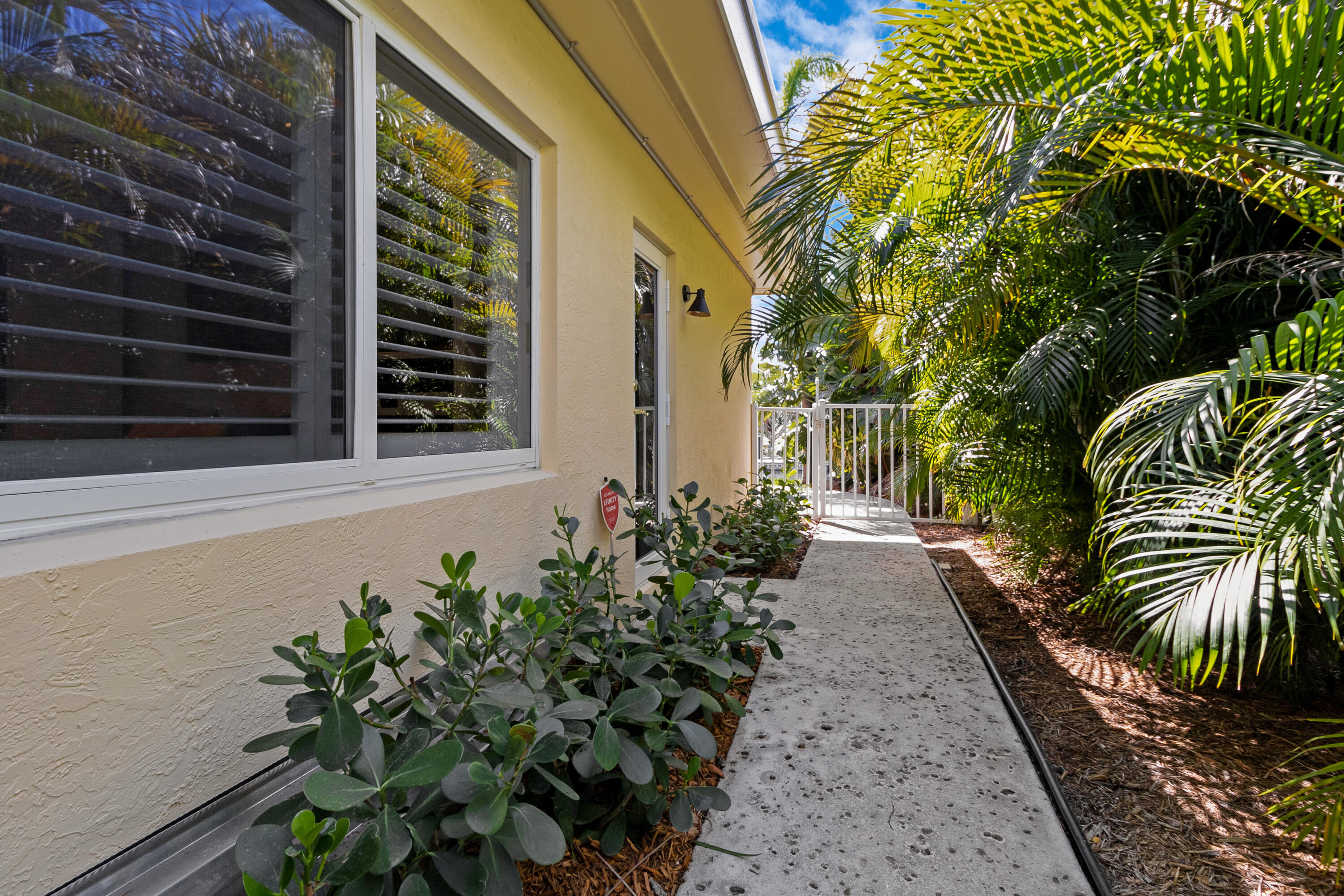 200 SE 12th Court