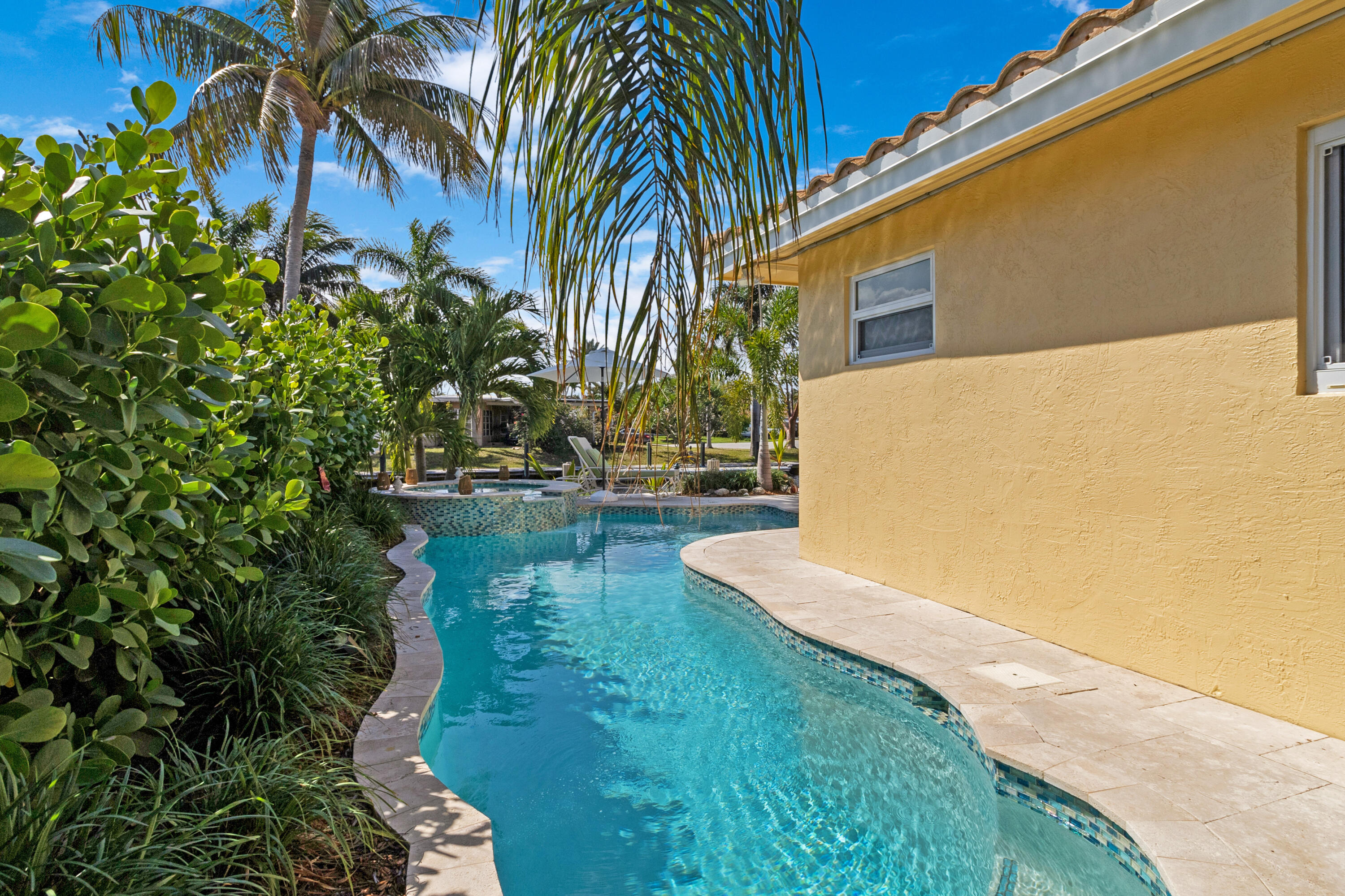 200 SE 12th Court
