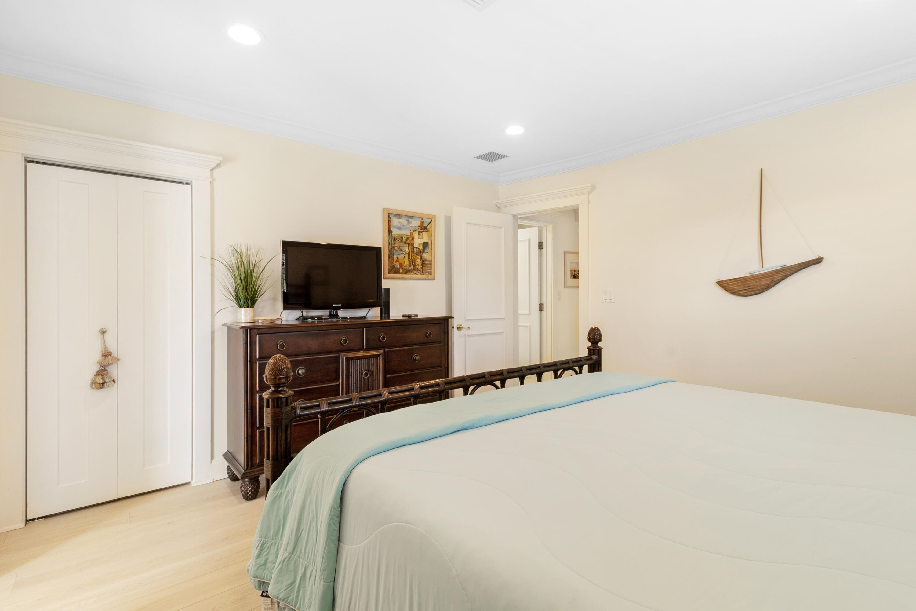 200 SE 12th Court